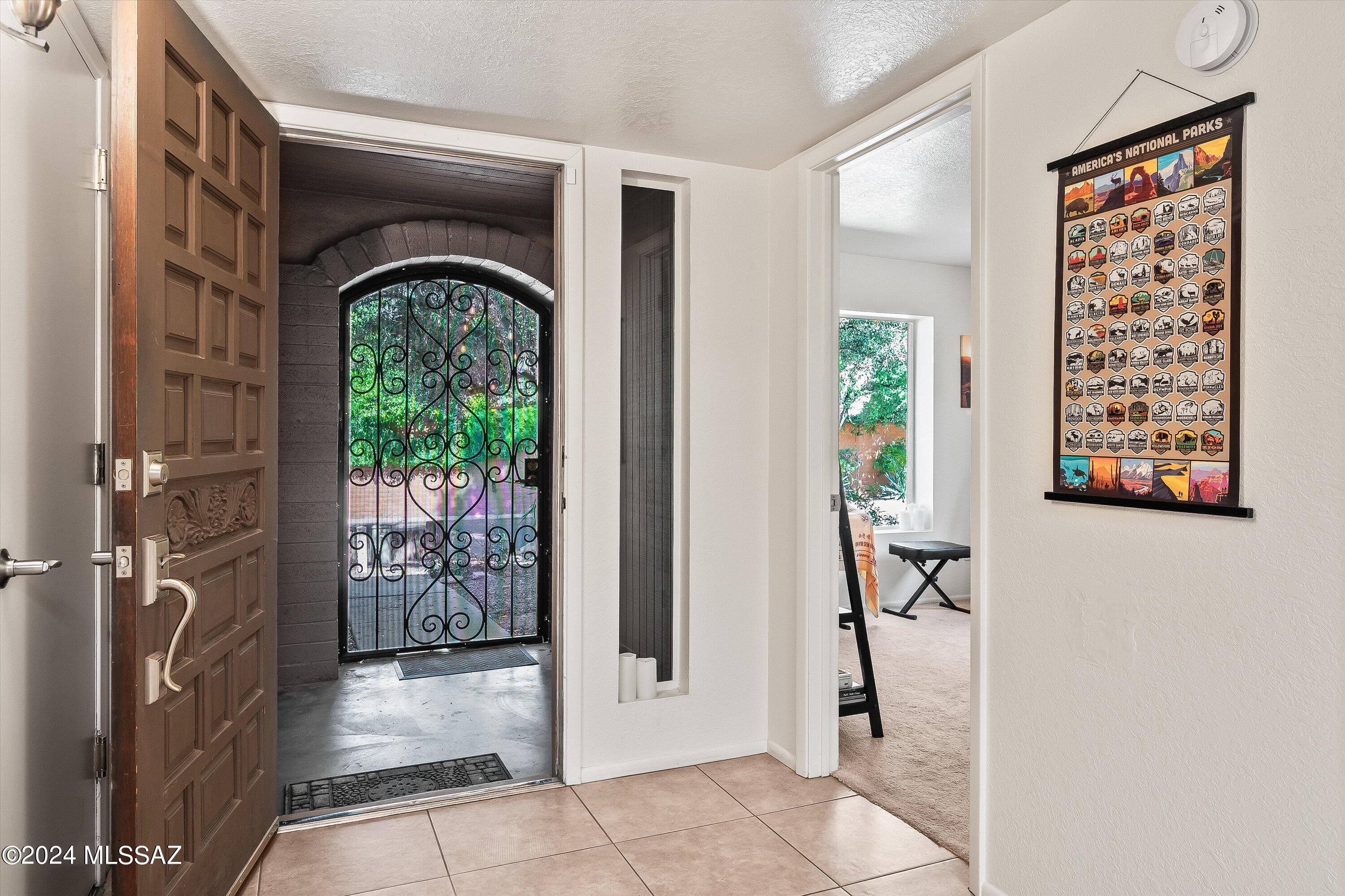 2584 N Santa Rosa Avenue