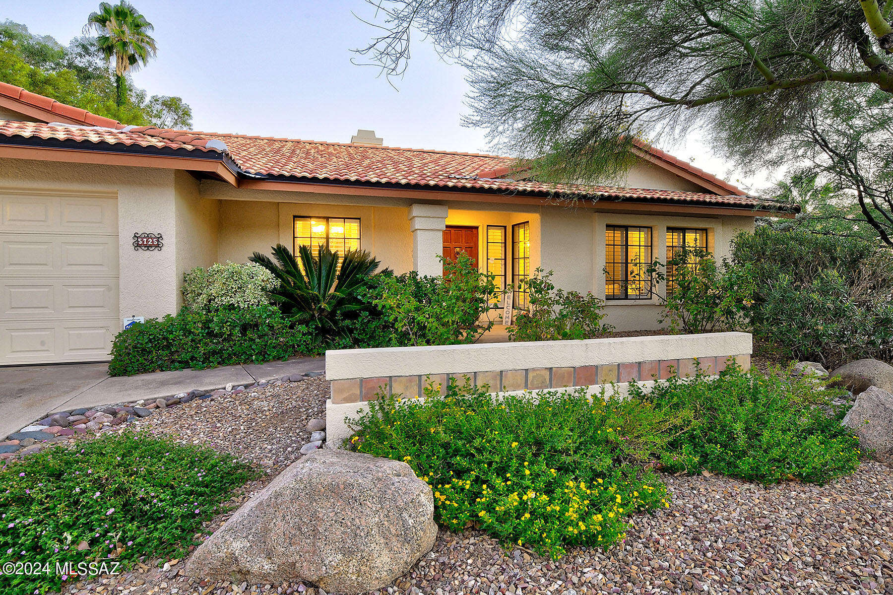5725 N Via Umbrosa