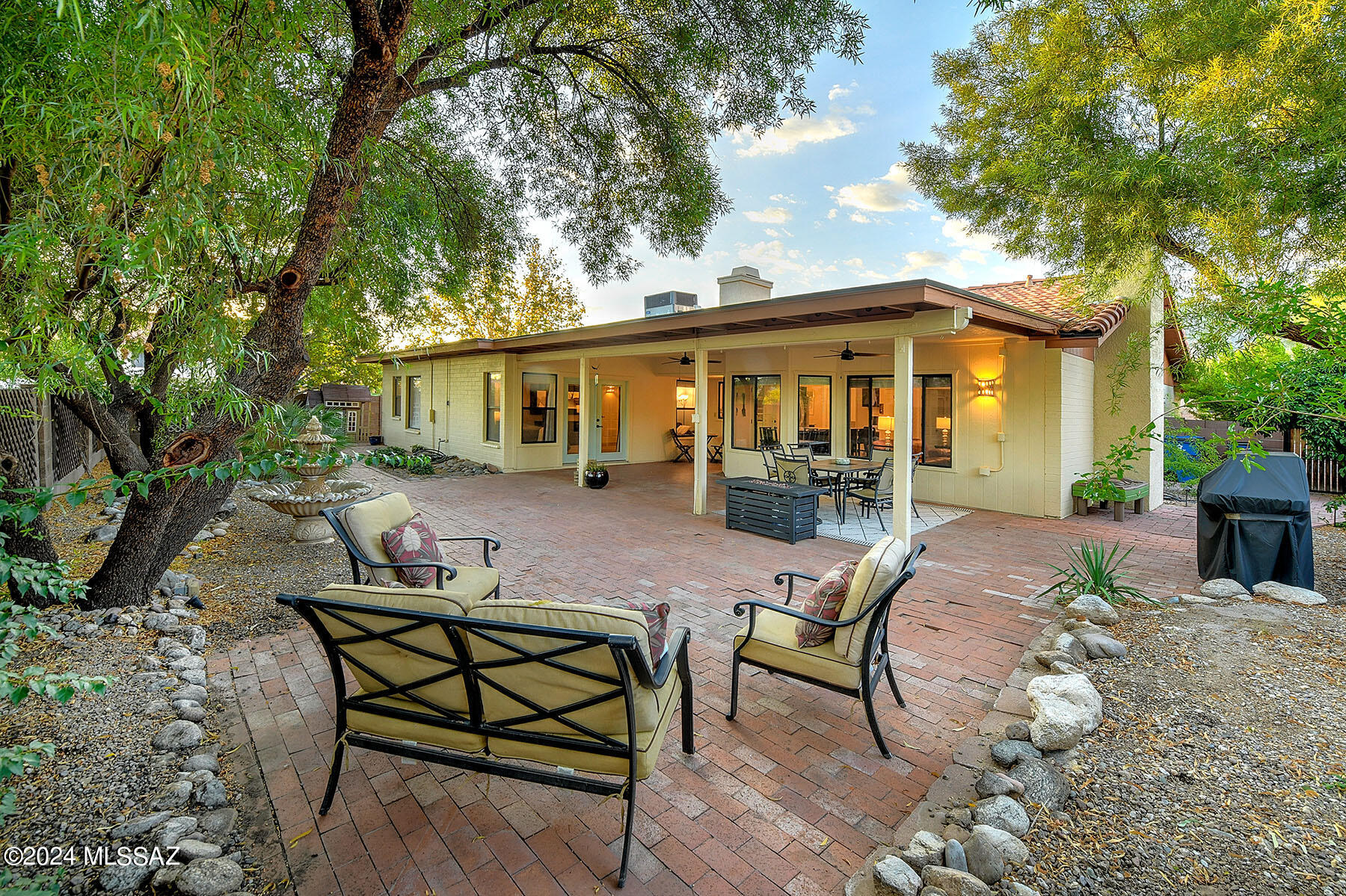 5725 N Via Umbrosa