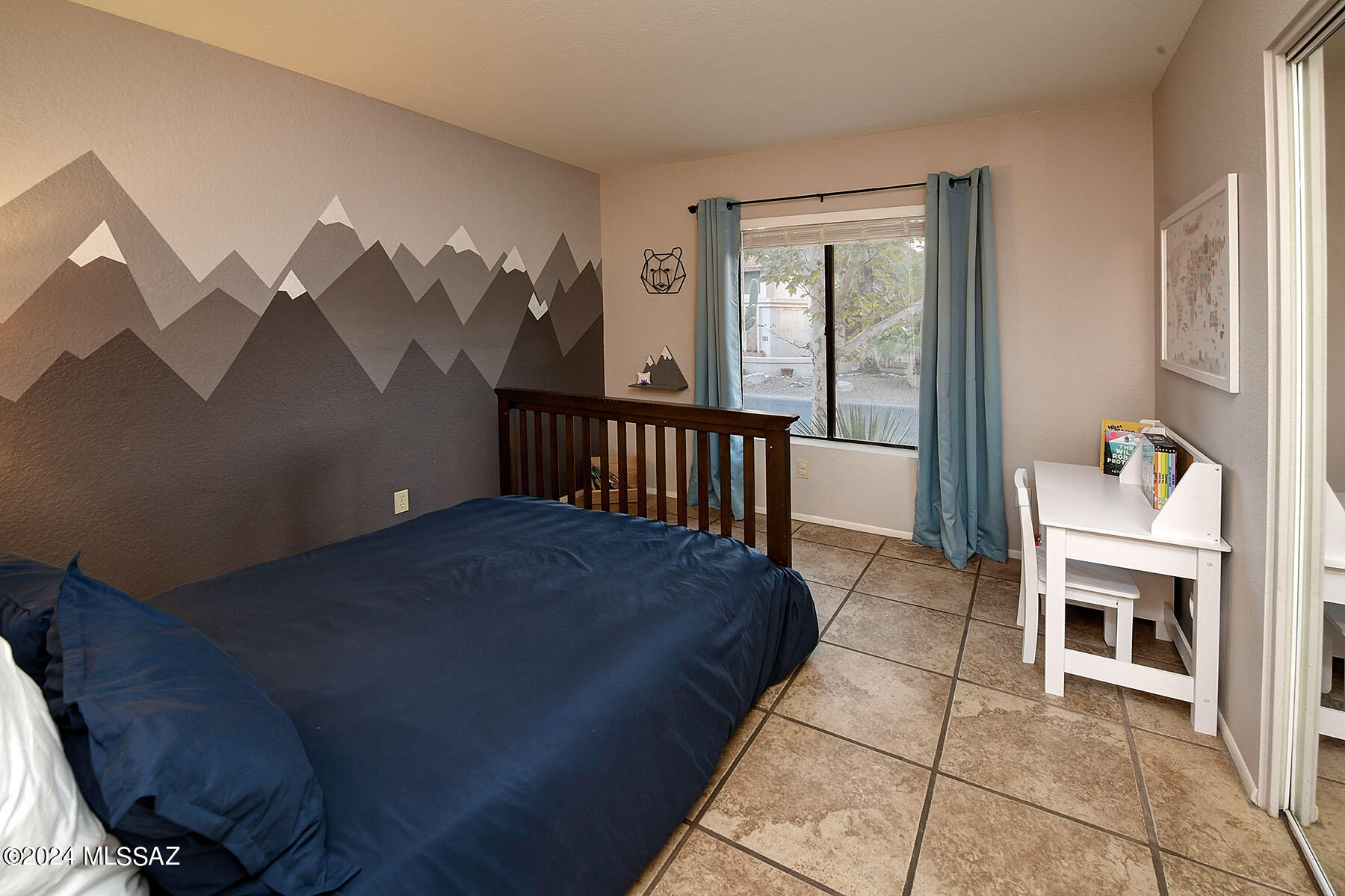 5725 N Via Umbrosa