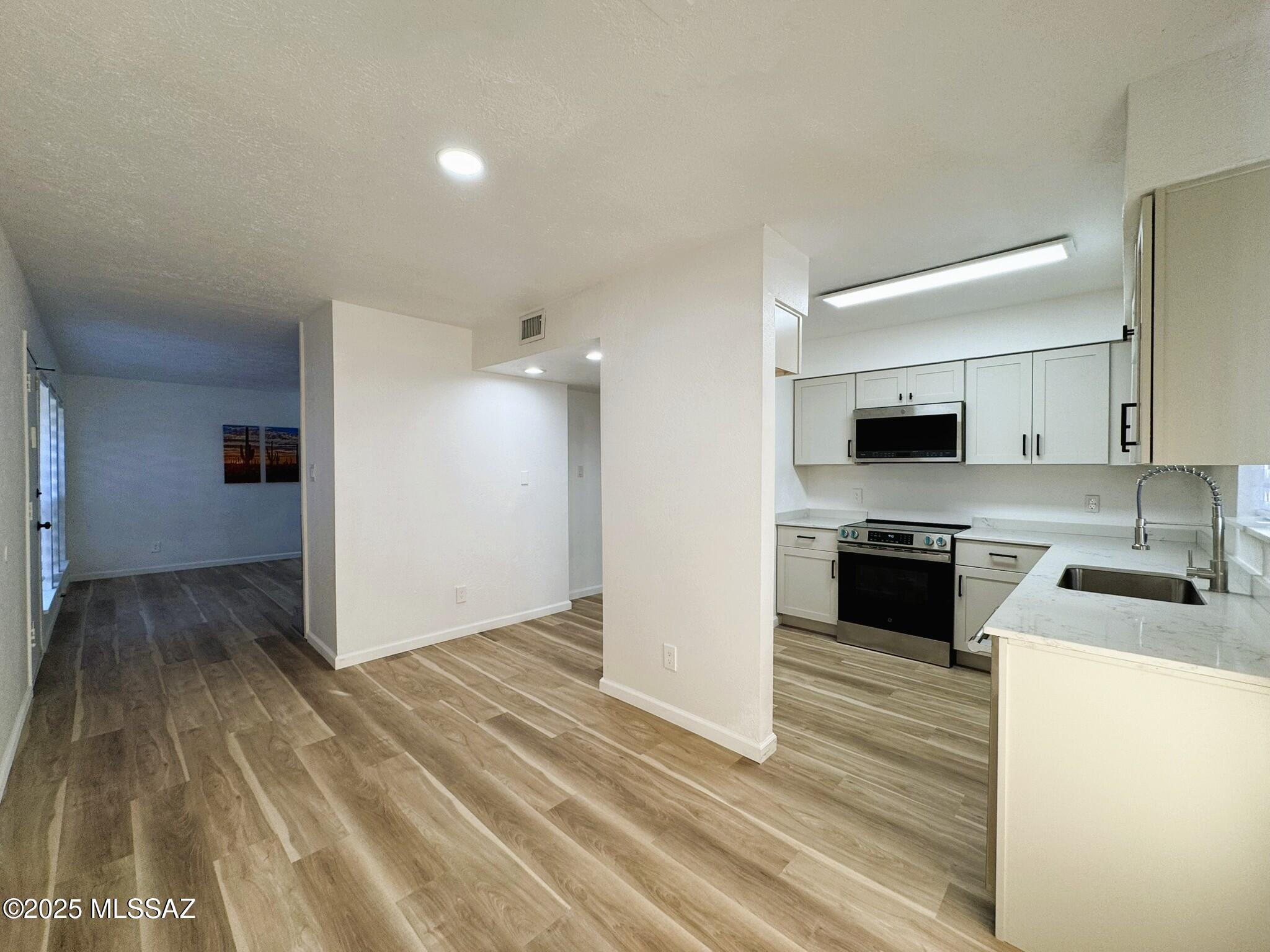 1620 N Wilmot Road Unit: UNIT S340