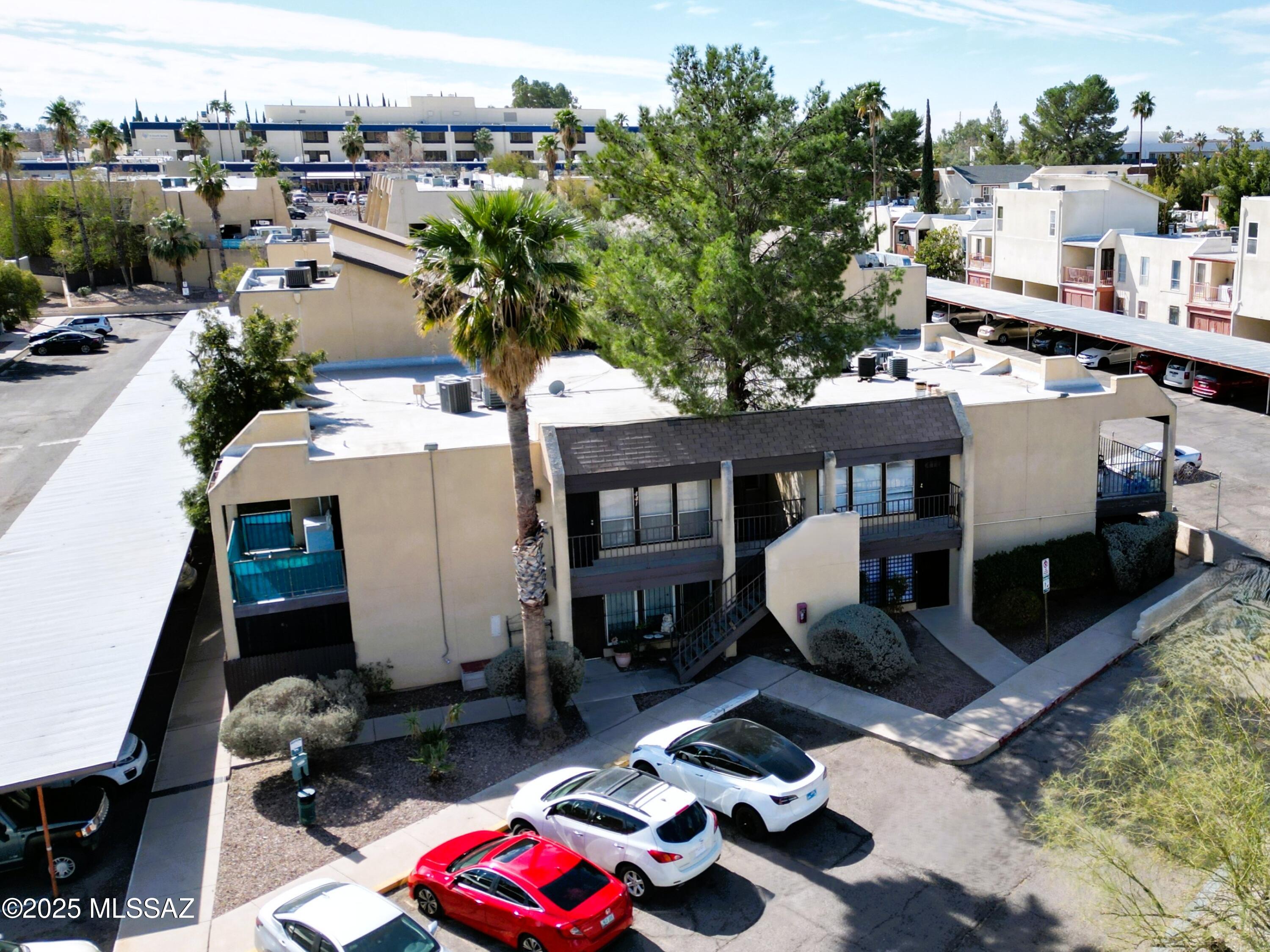 1620 N Wilmot Road Unit: UNIT S340