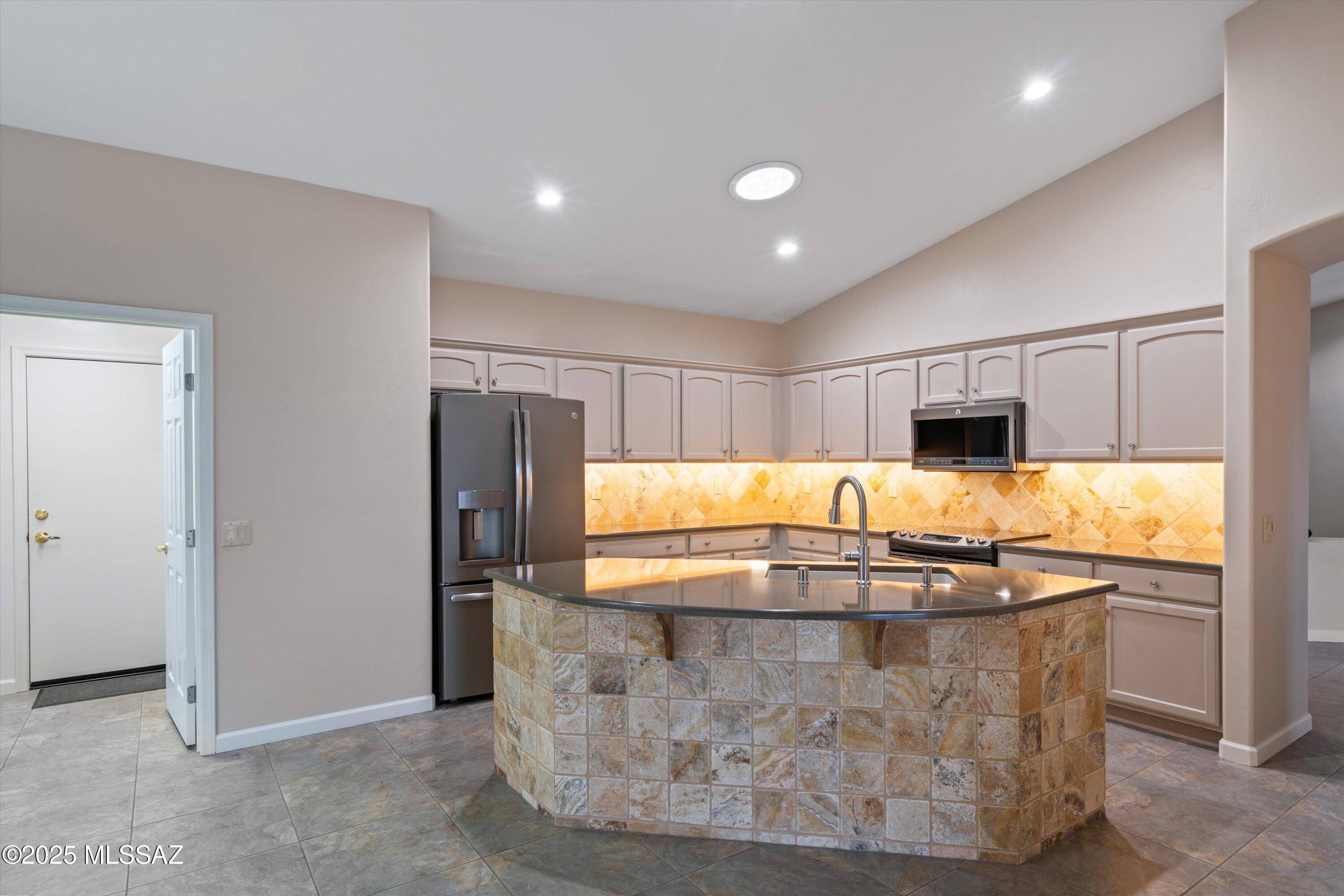 63317 E Desert Highland Drive