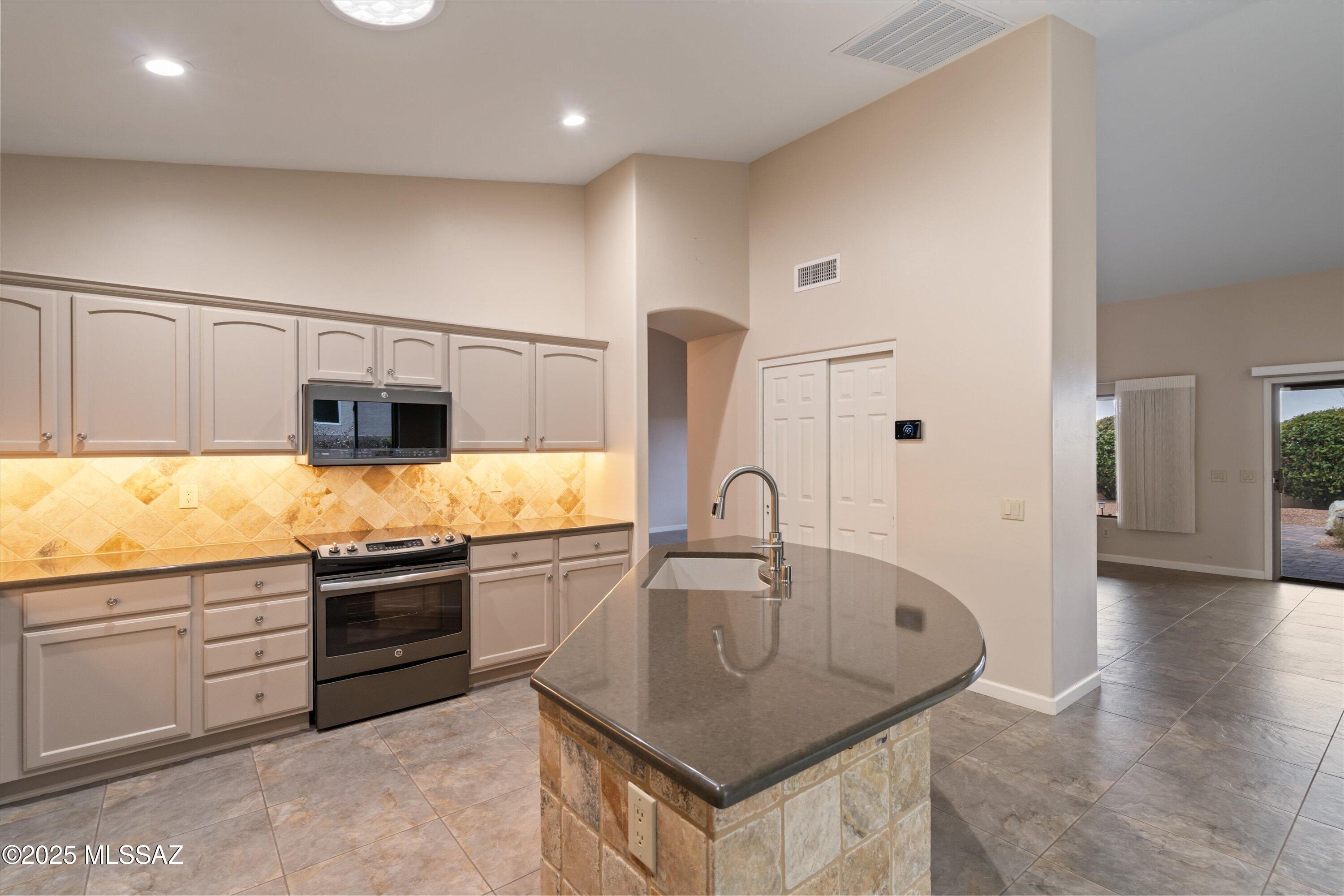 63317 E Desert Highland Drive