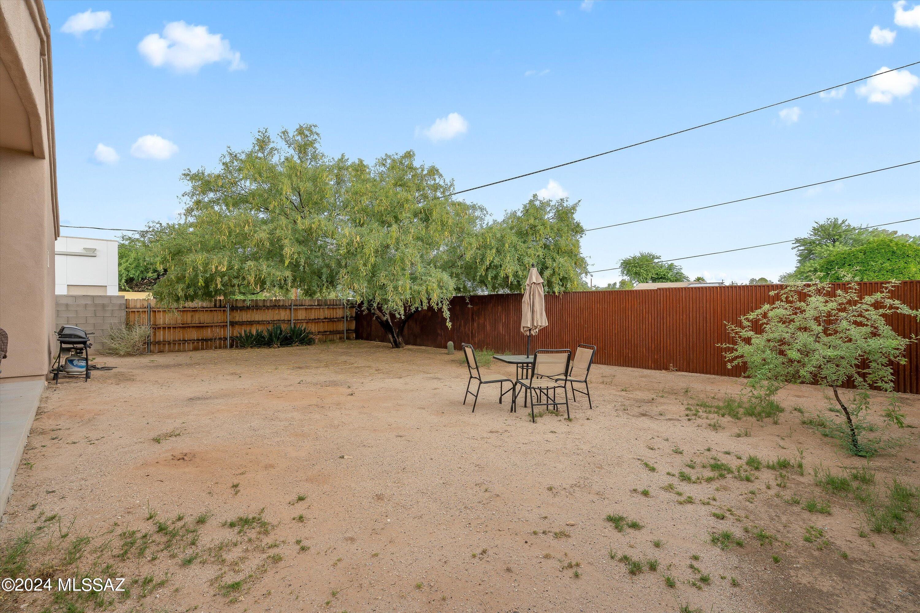 1610 N Sahuara Avenue