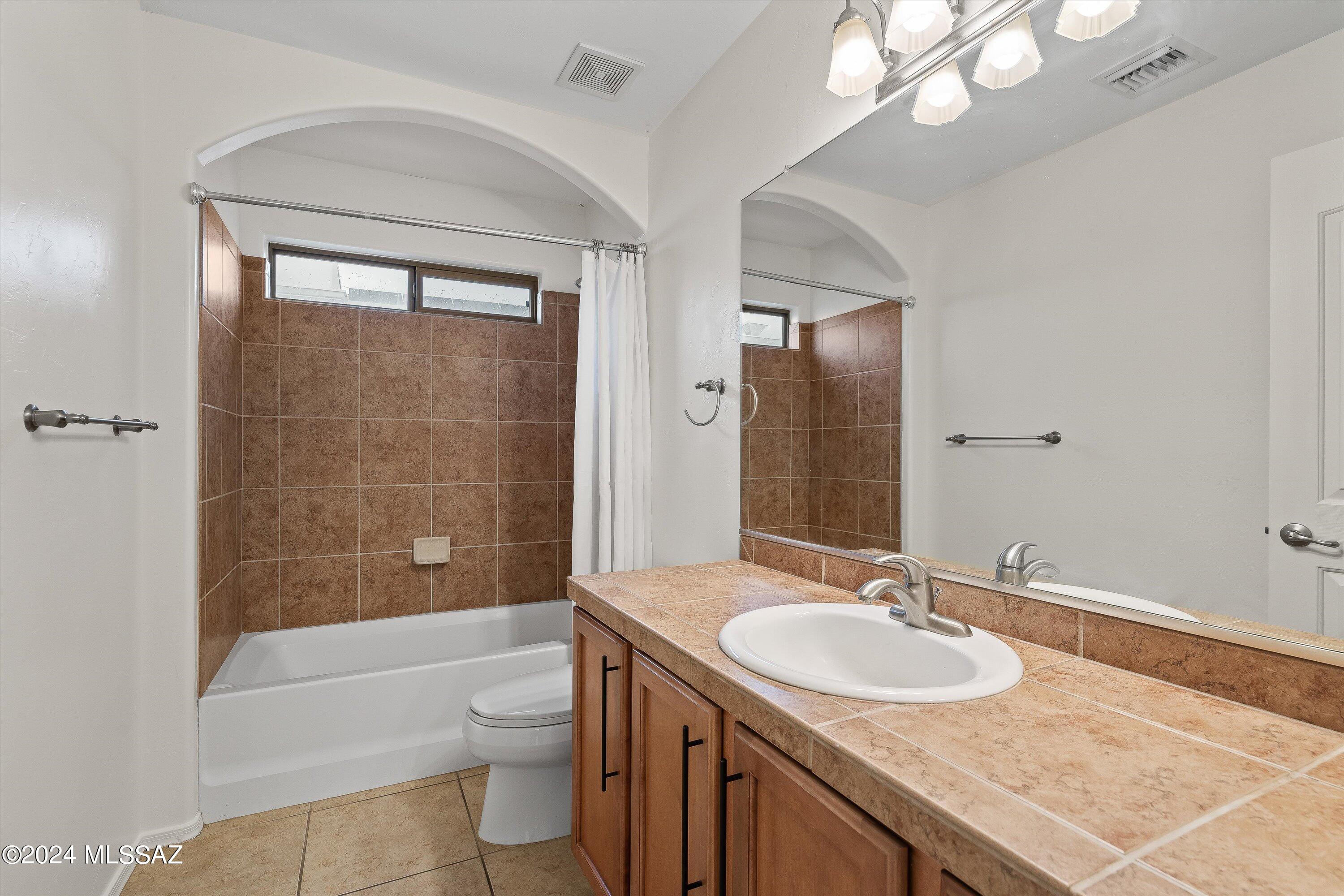 1610 N Sahuara Avenue