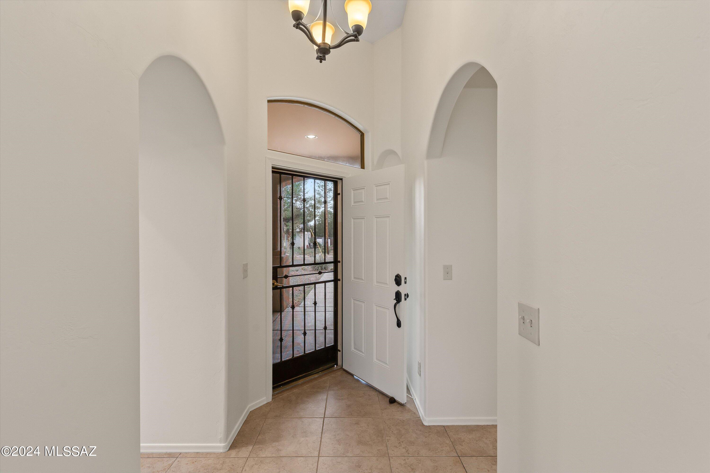 1610 N Sahuara Avenue