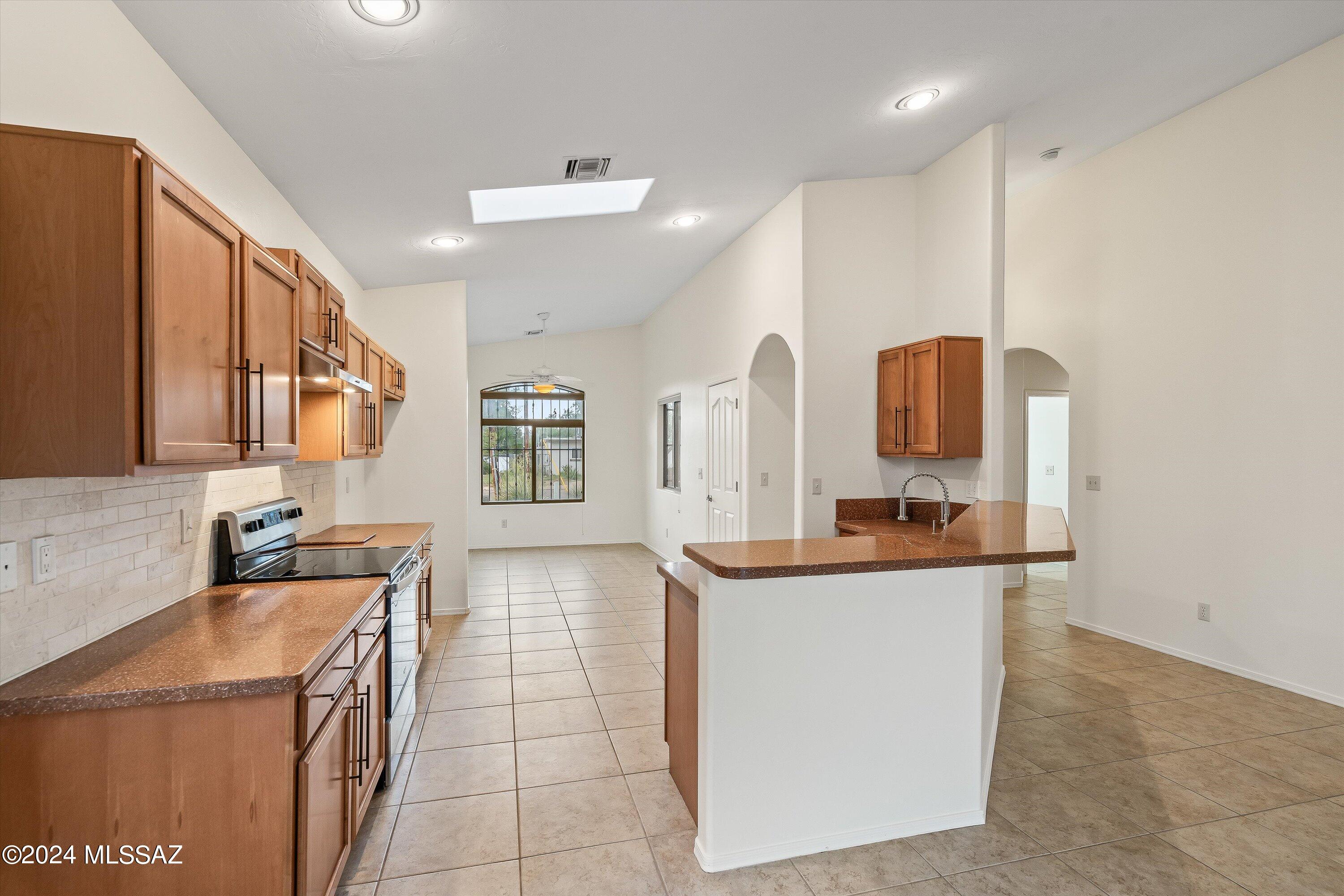 1610 N Sahuara Avenue