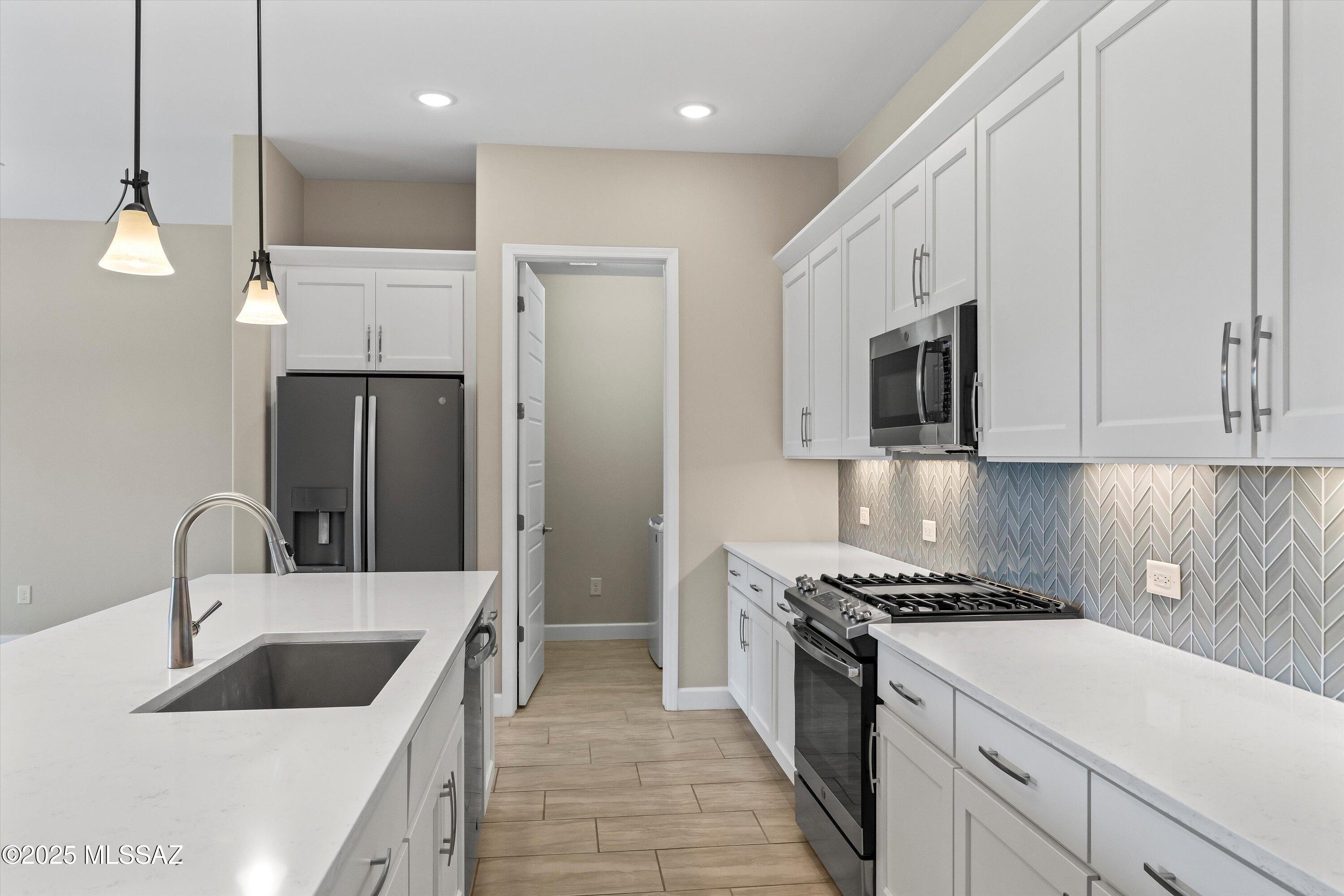 62797 E Thunder Rock Drive