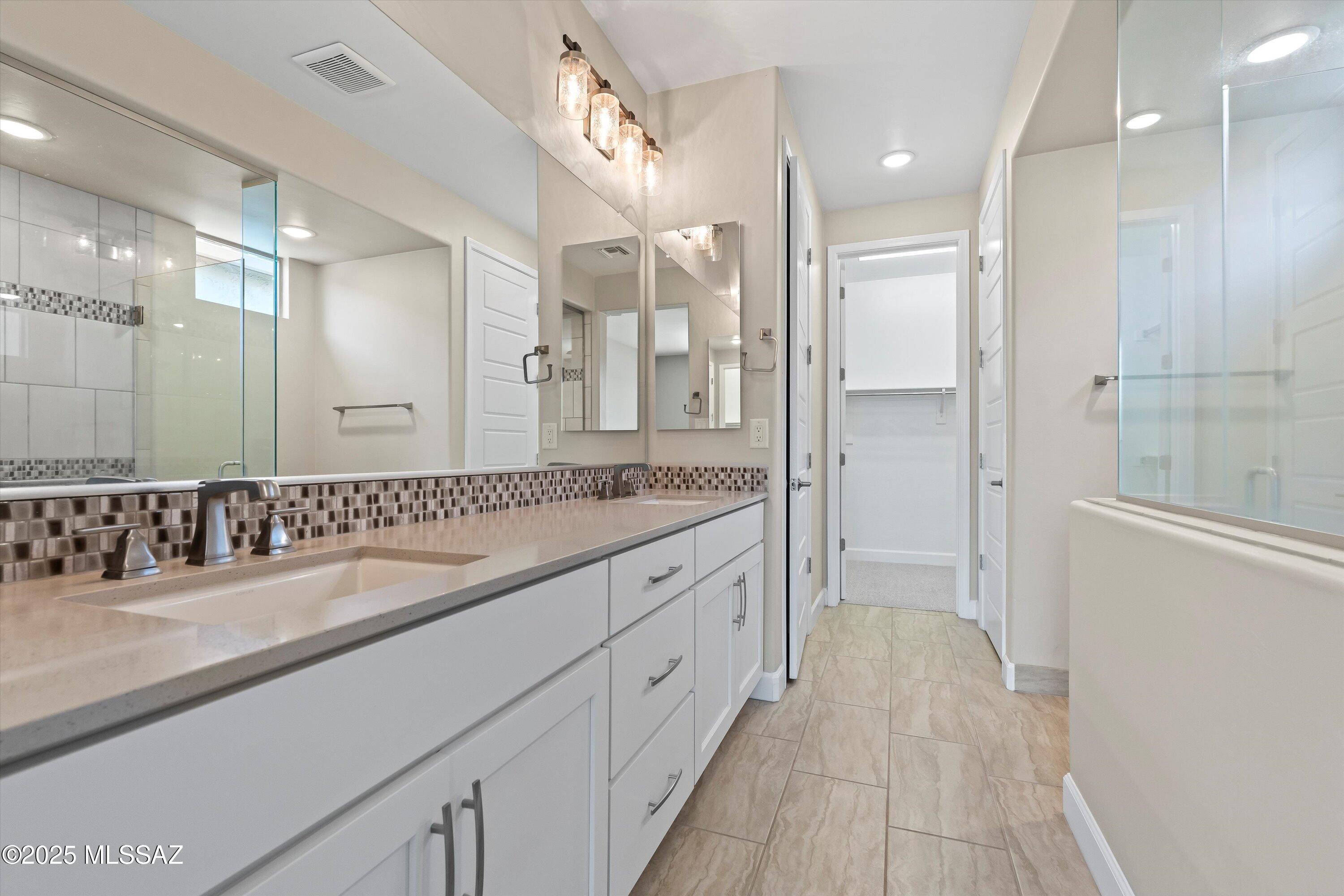 62797 E Thunder Rock Drive