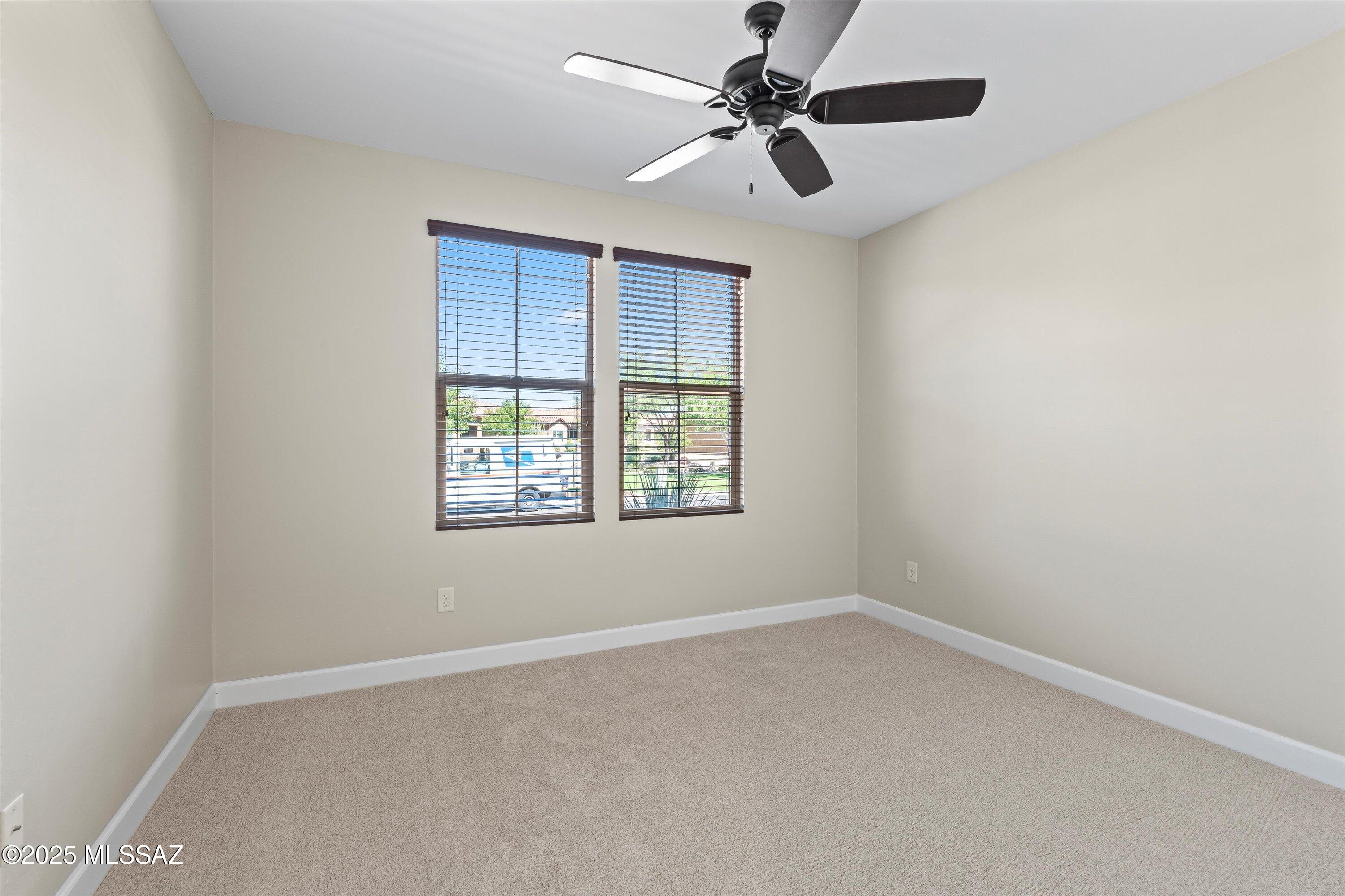 62797 E Thunder Rock Drive