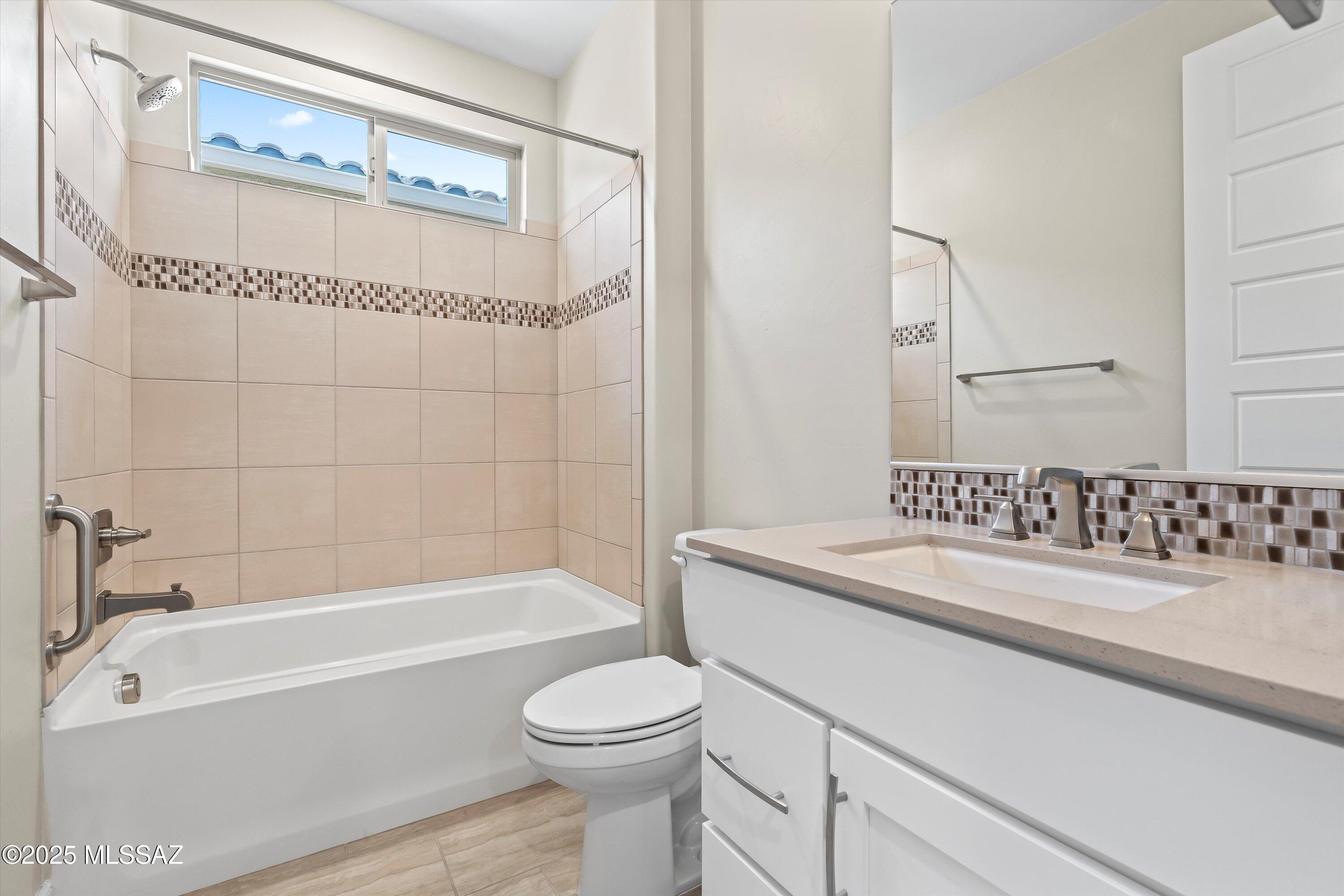 62797 E Thunder Rock Drive