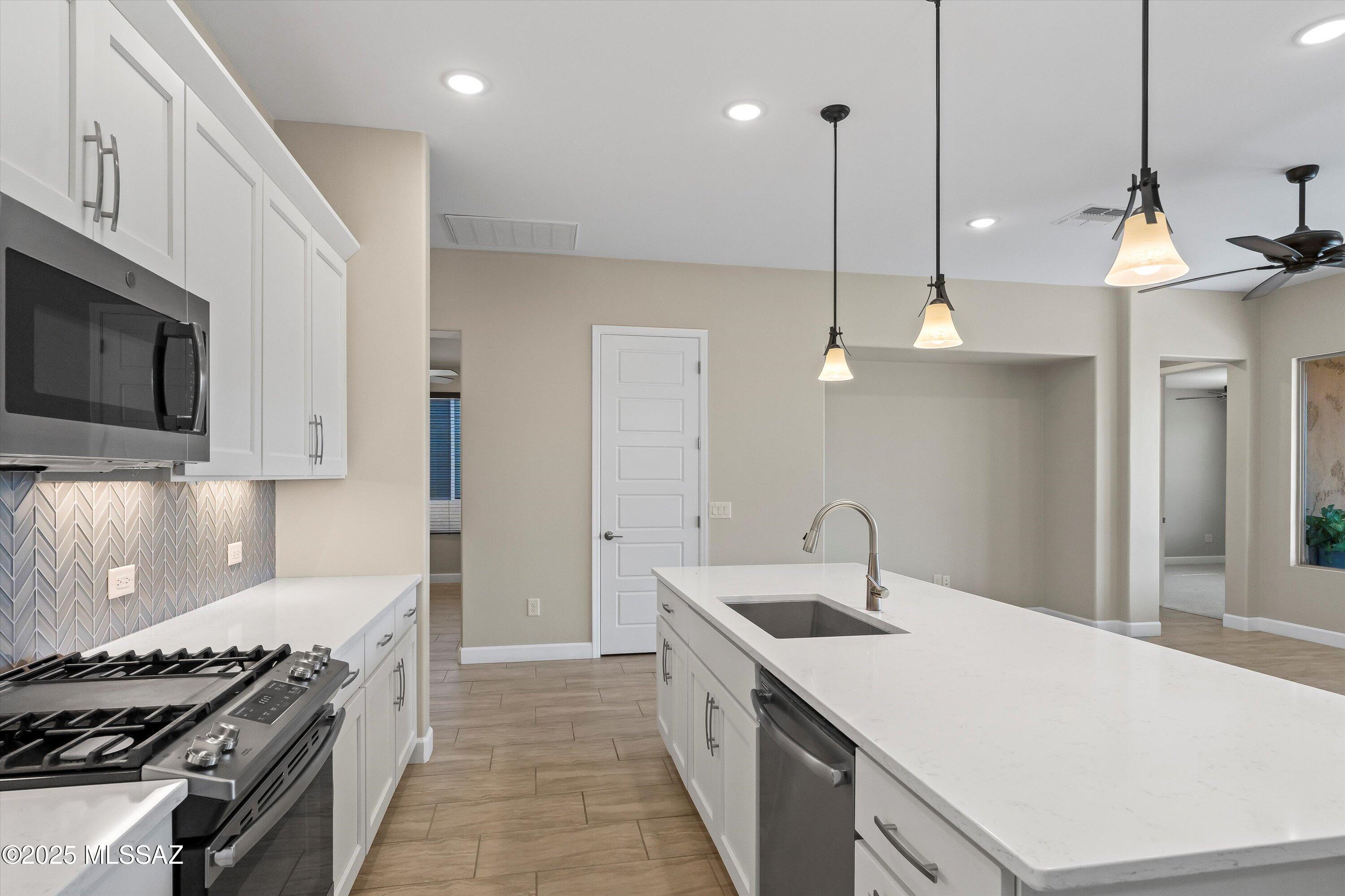 62797 E Thunder Rock Drive