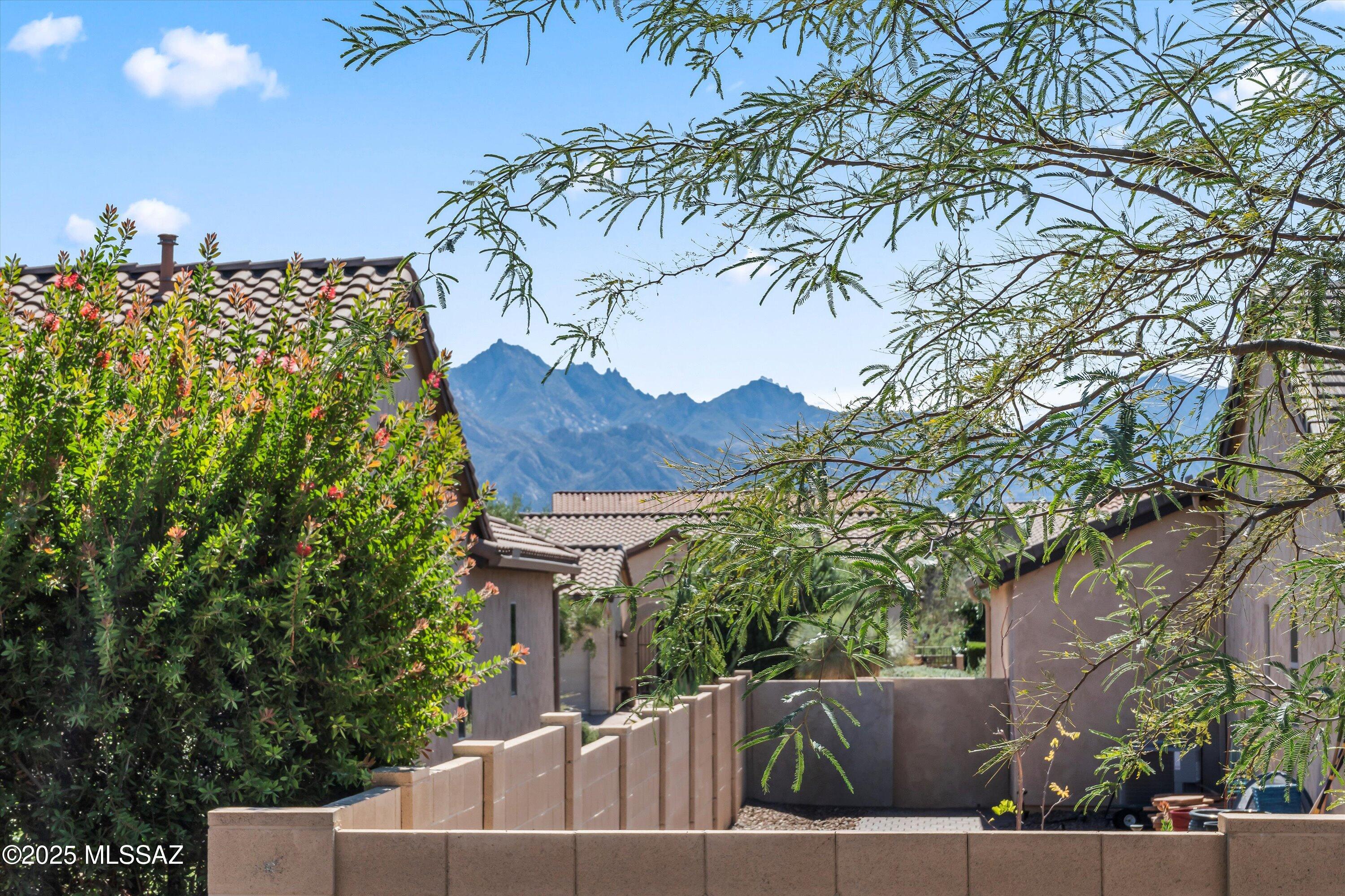 62797 E Thunder Rock Drive