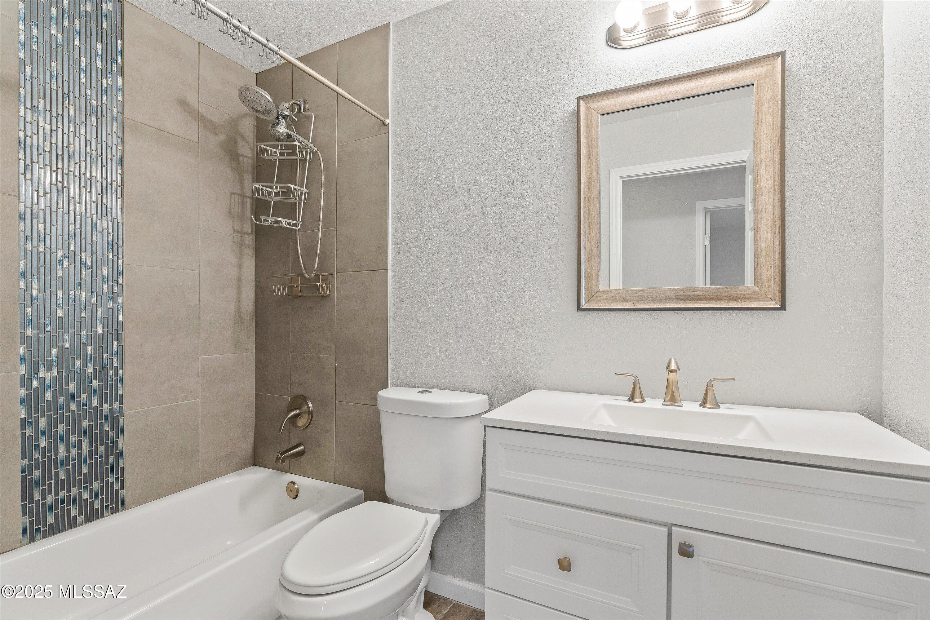 13201 N Classic Overlook Court