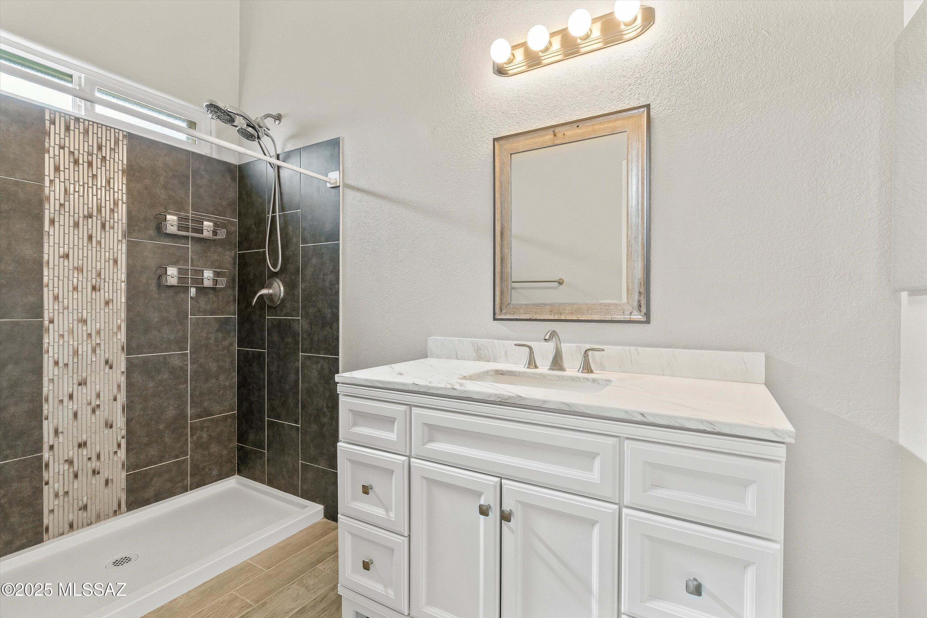 13201 N Classic Overlook Court