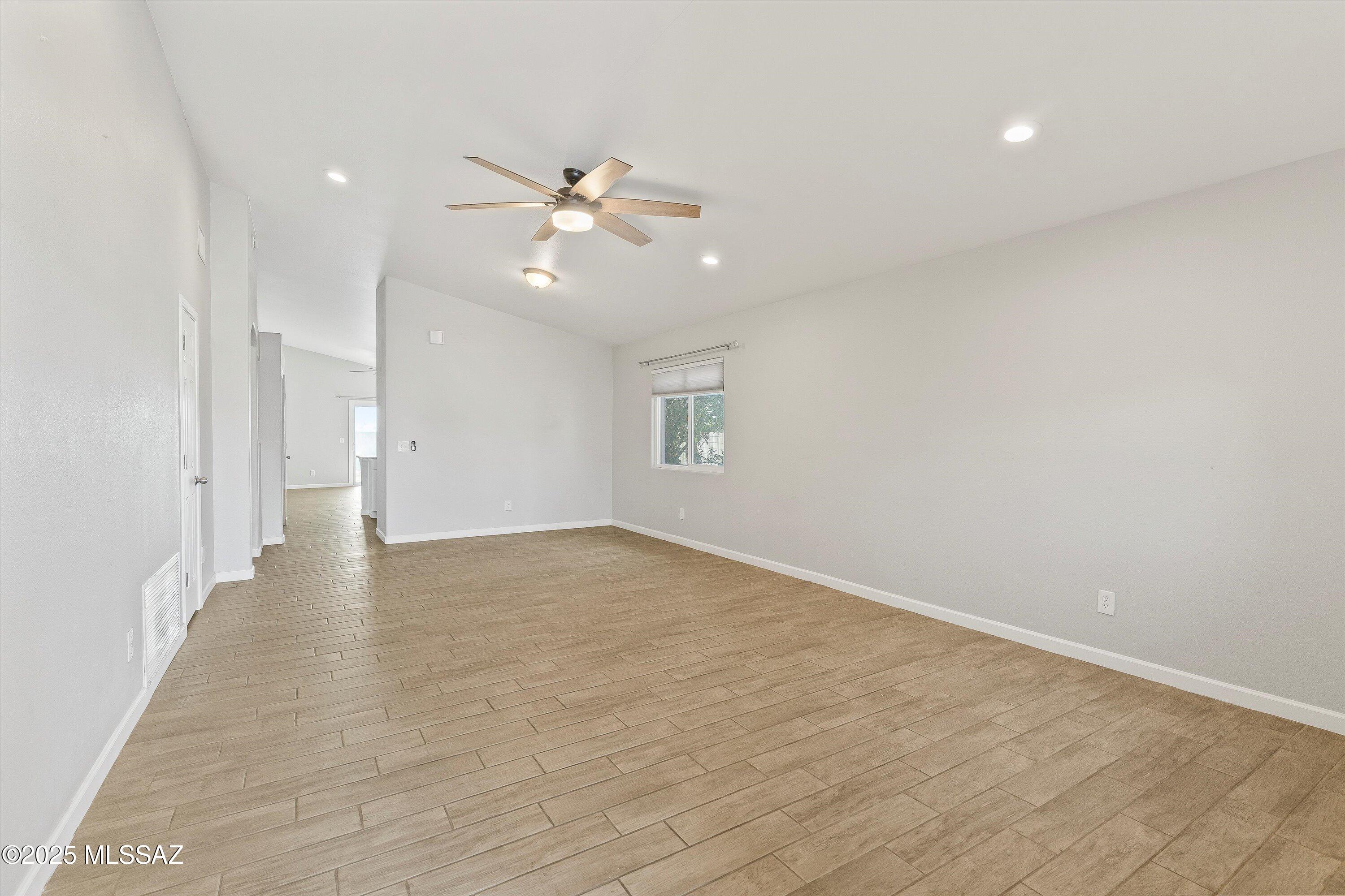 13201 N Classic Overlook Court