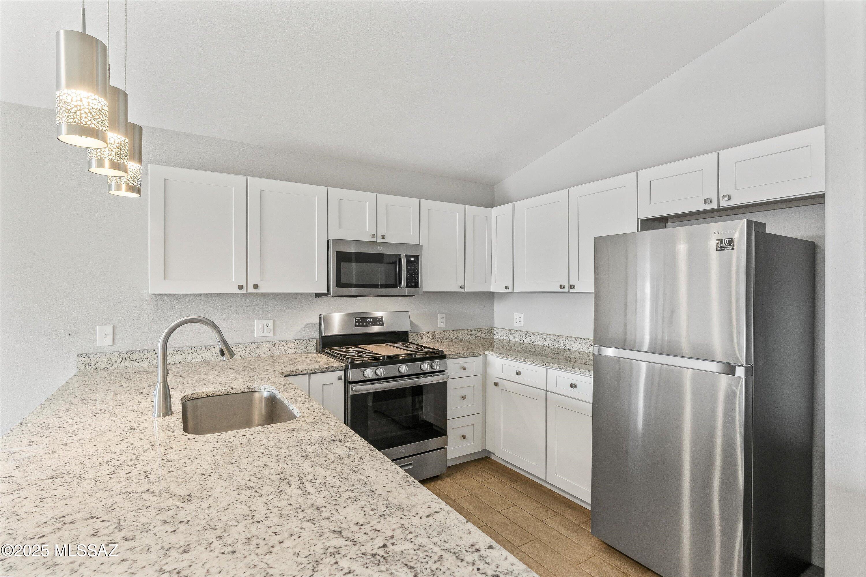 13201 N Classic Overlook Court