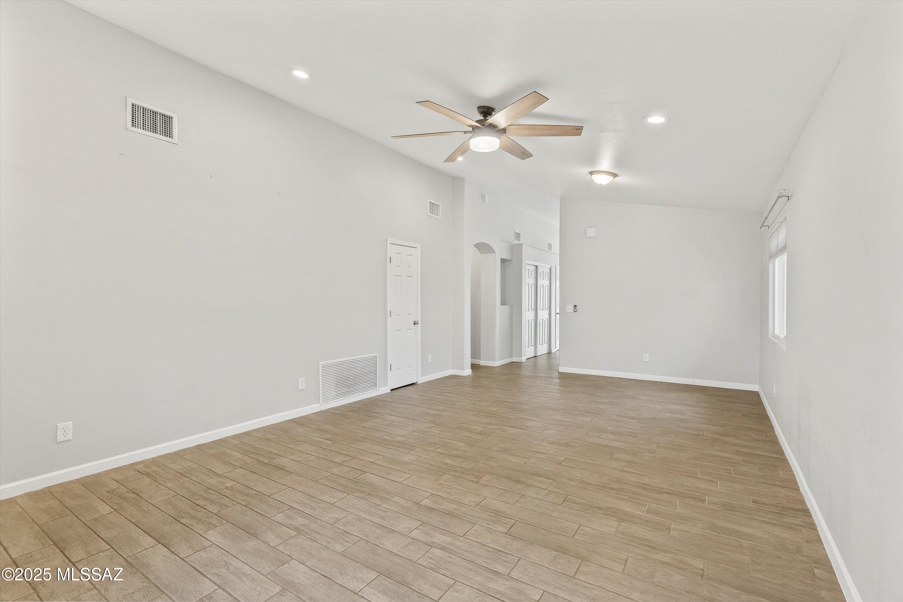 13201 N Classic Overlook Court