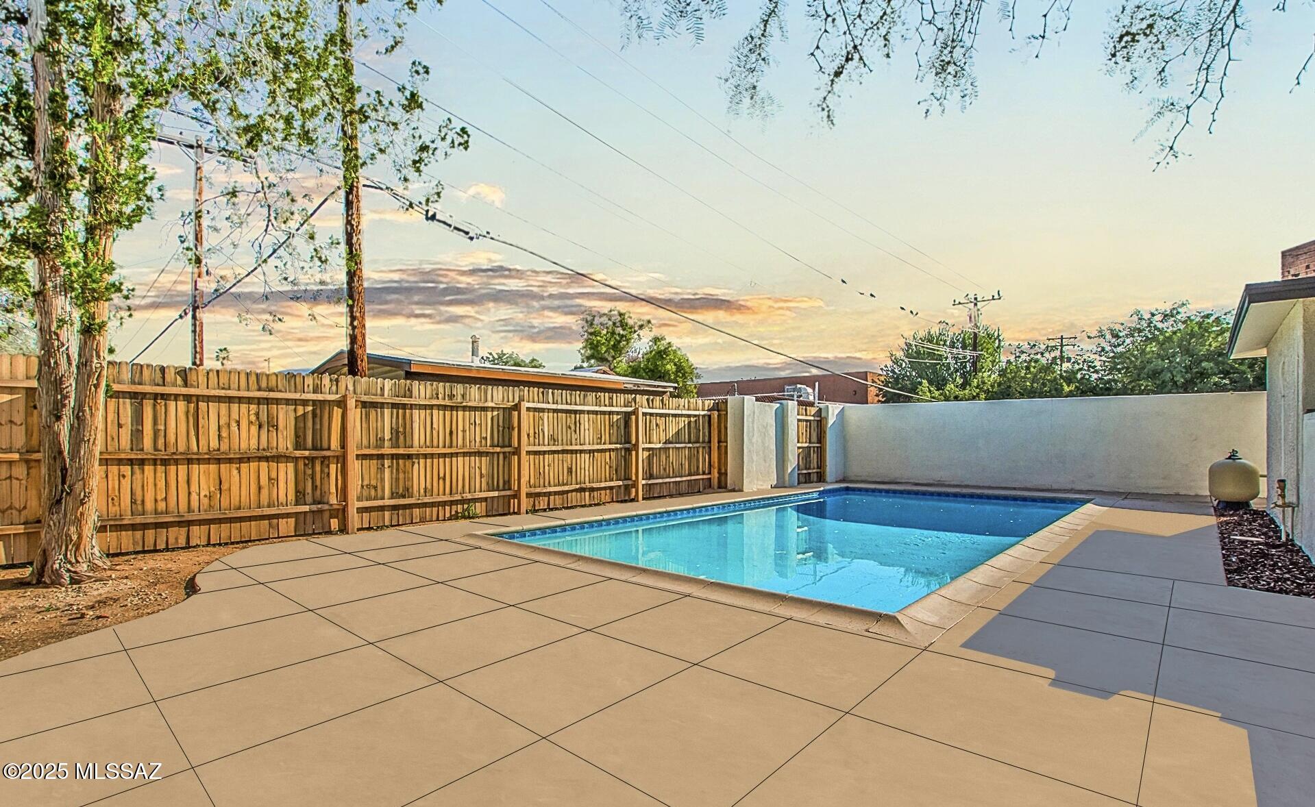 3017 E Loretta Drive