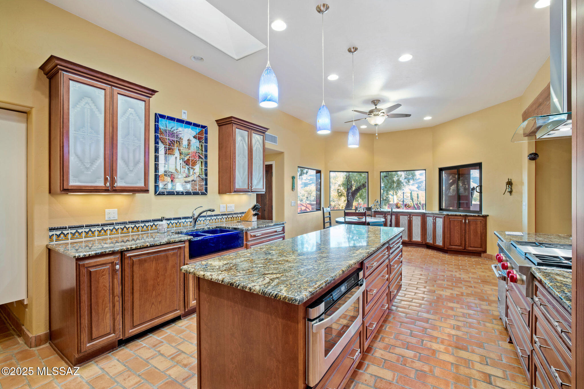 2315 N Avenida Sorgo