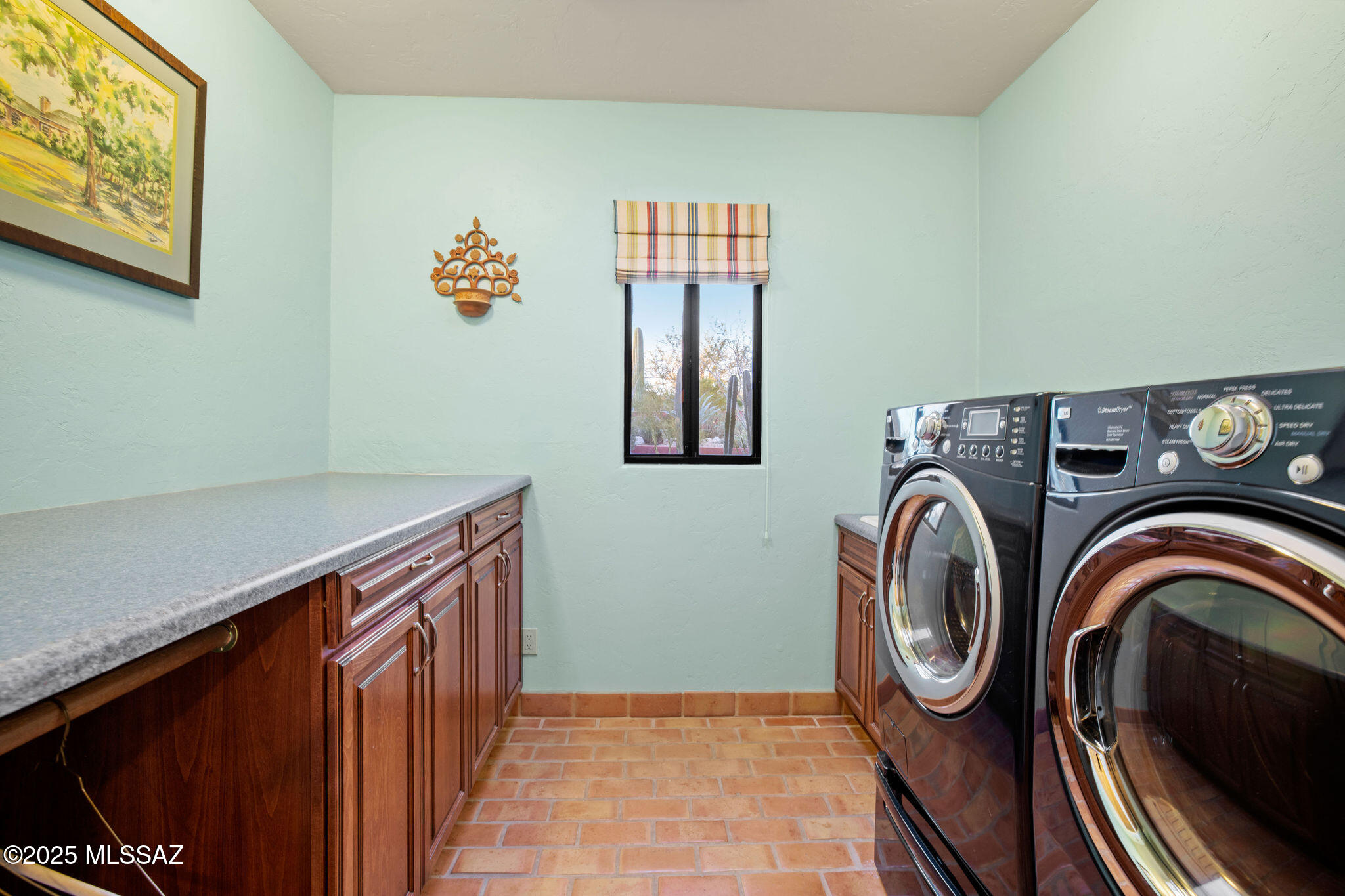 2315 N Avenida Sorgo