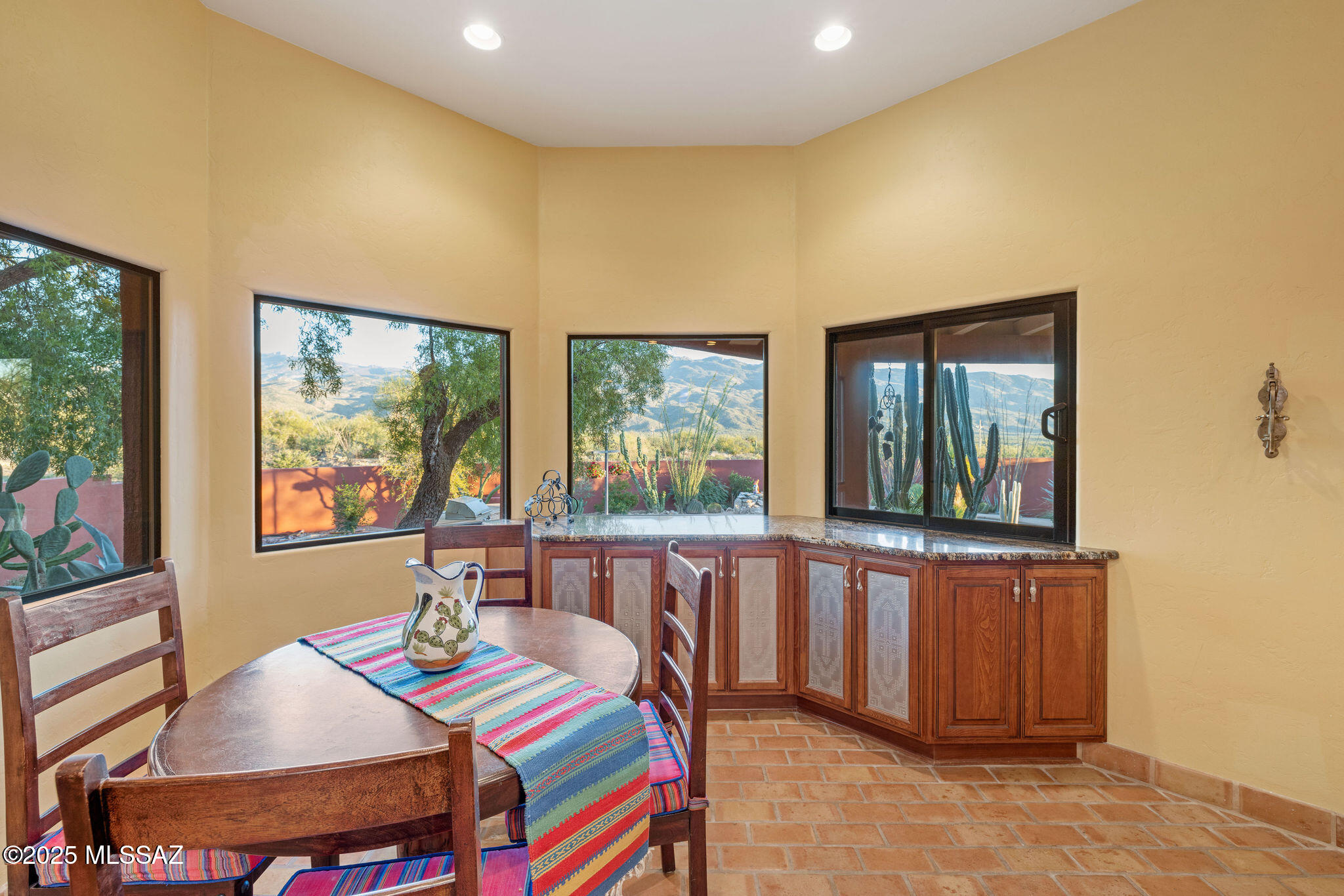 2315 N Avenida Sorgo