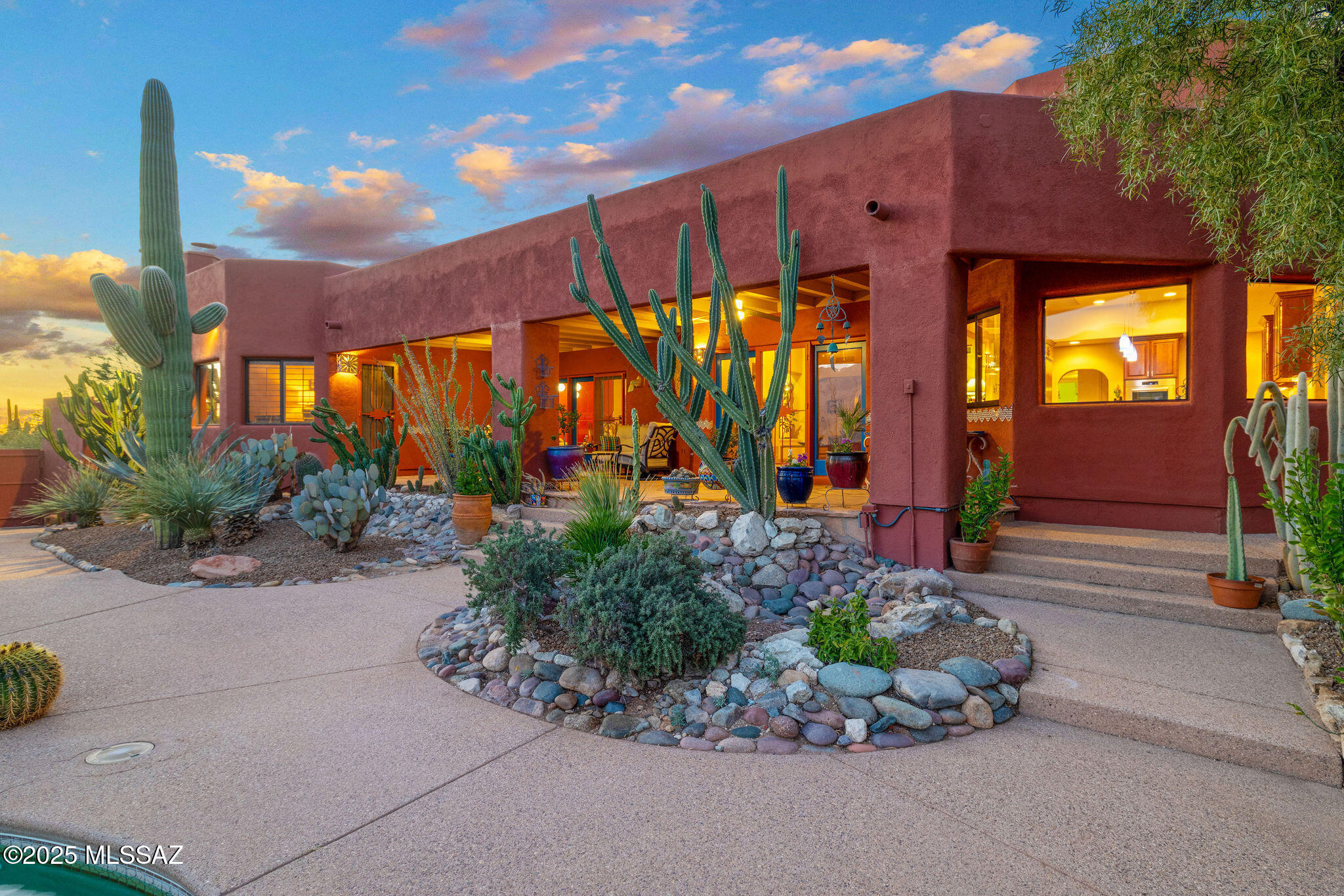 2315 N Avenida Sorgo