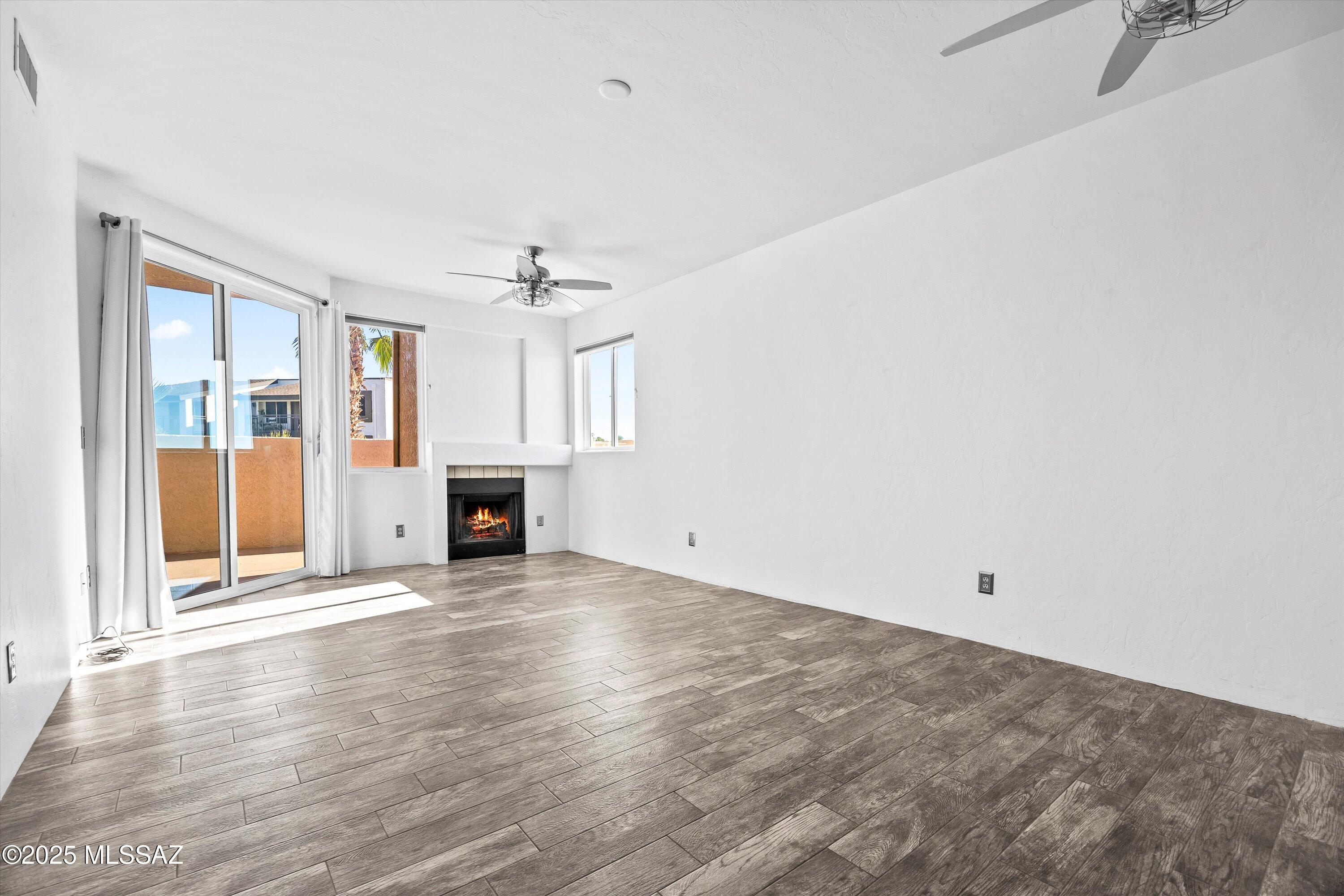 5675 N Camino Esplendora 1100