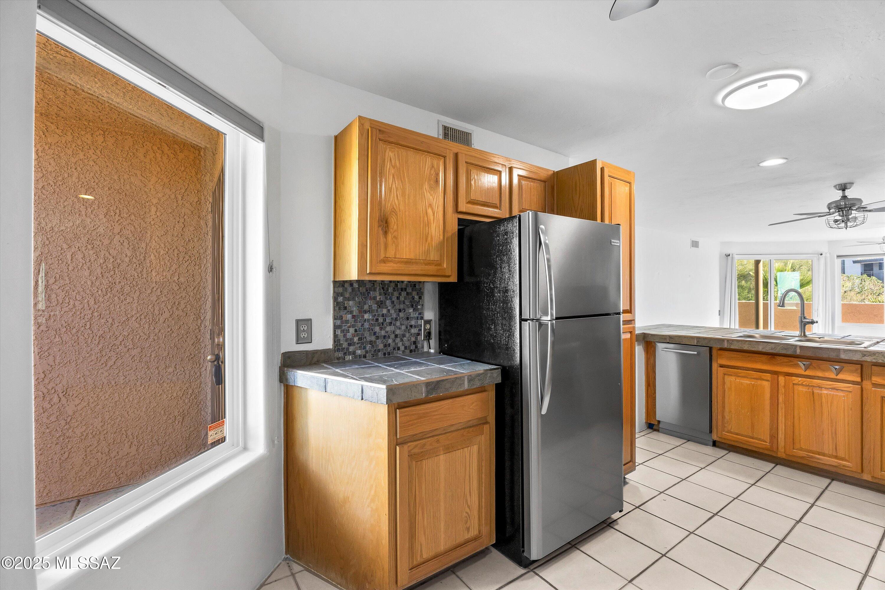 5675 N Camino Esplendora 1100