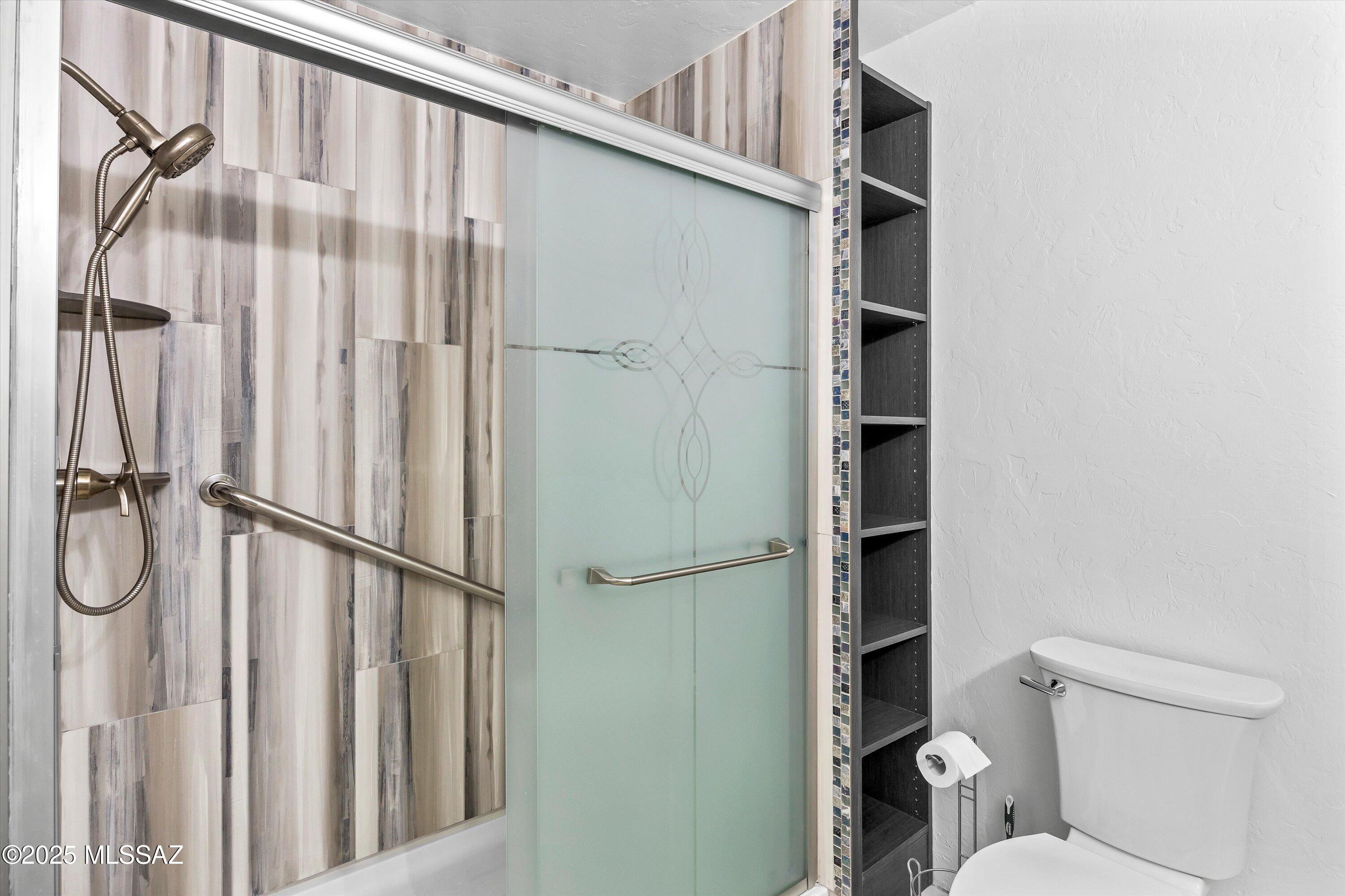 5675 N Camino Esplendora 1100