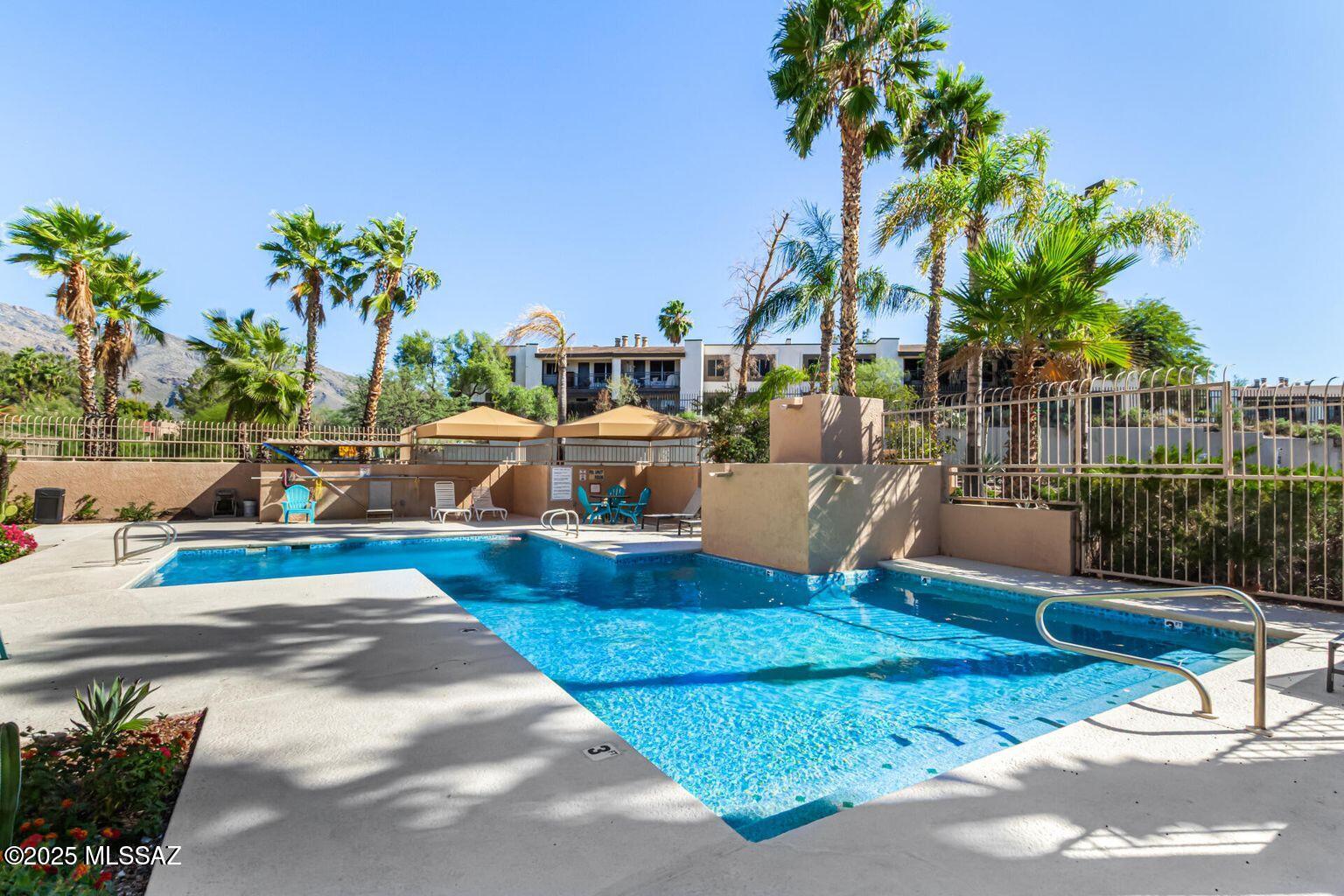 5675 N Camino Esplendora 1100