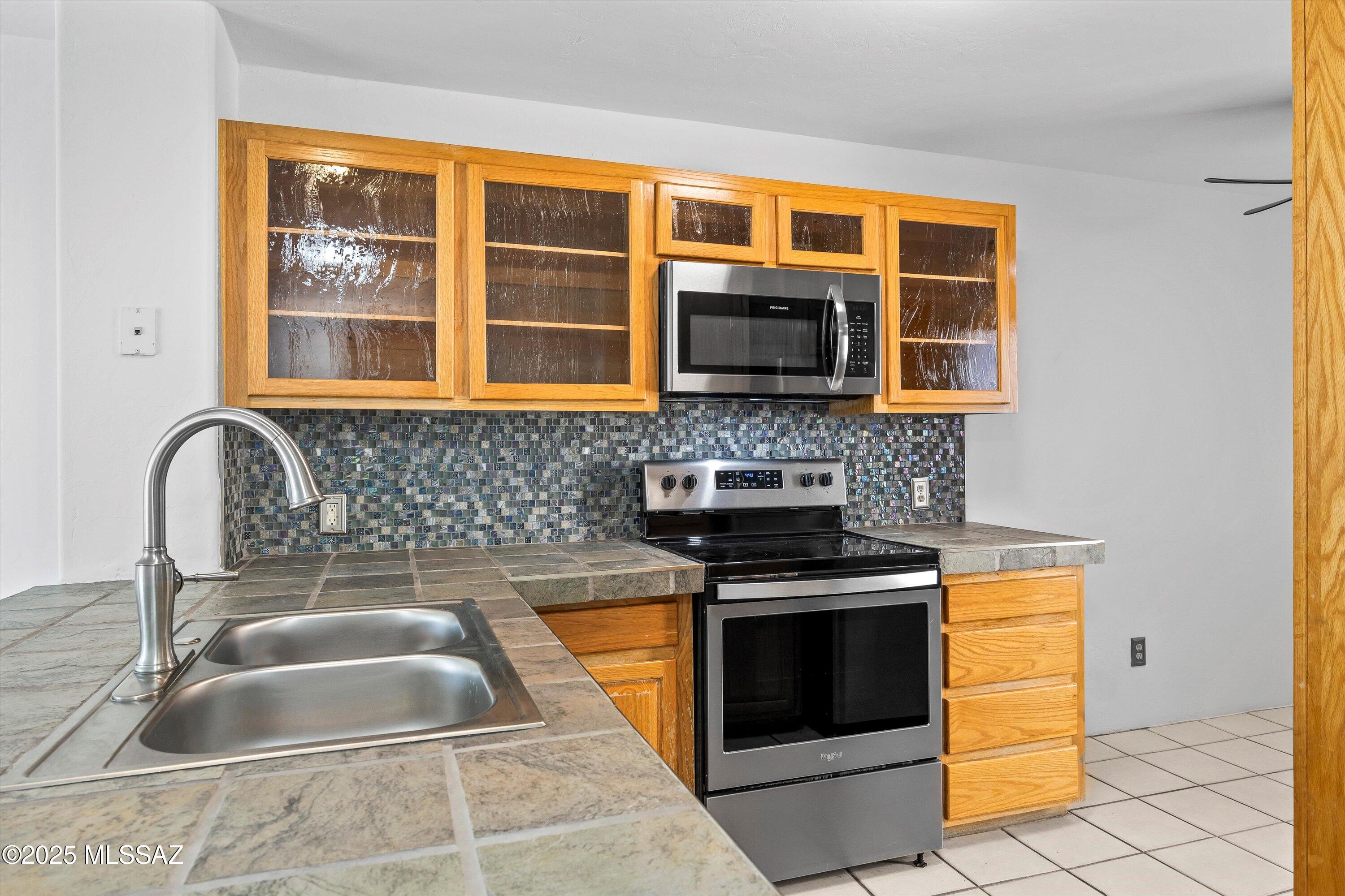 5675 N Camino Esplendora 1100