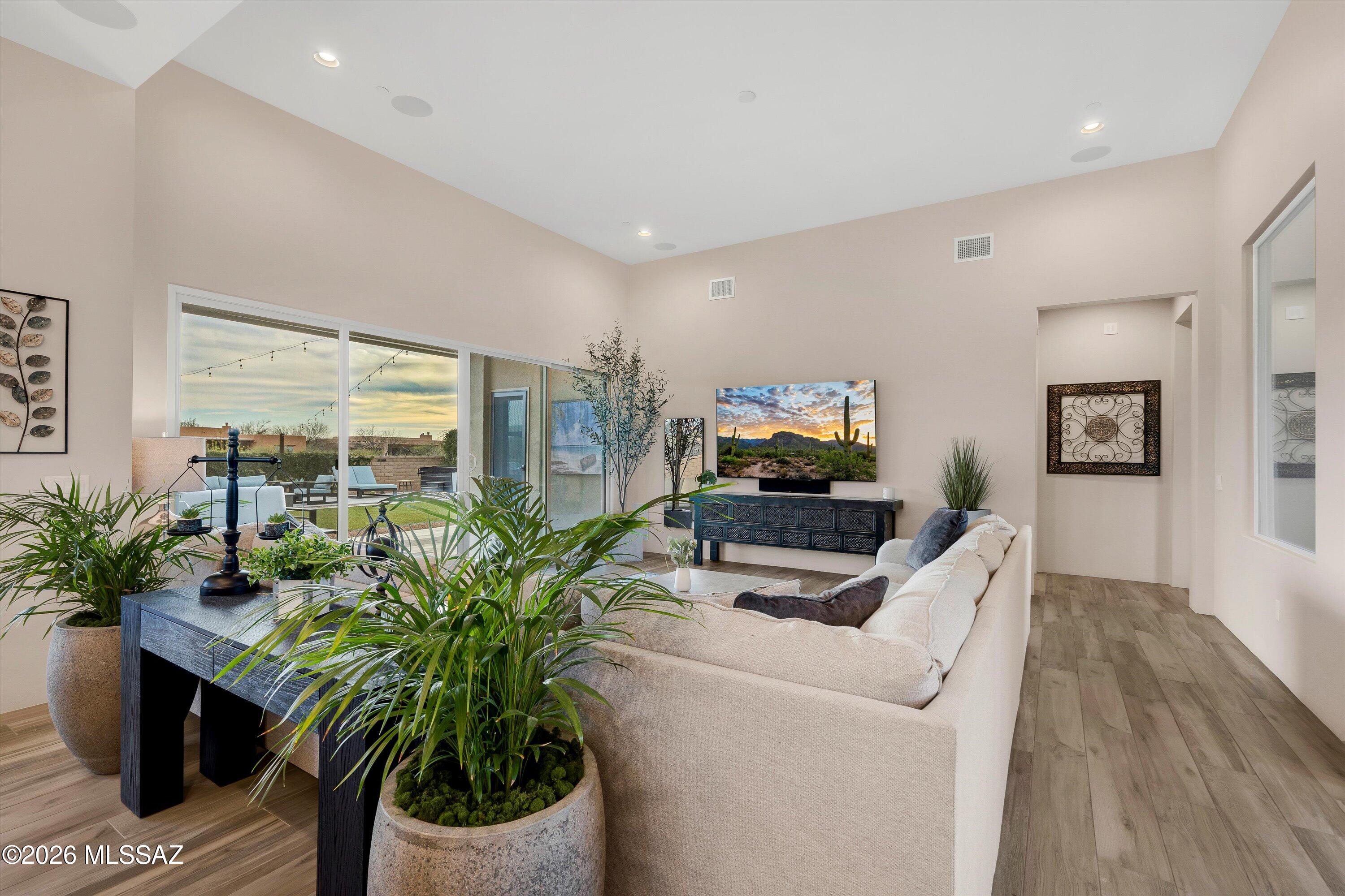 8786 E Placita Rio De Vidrio