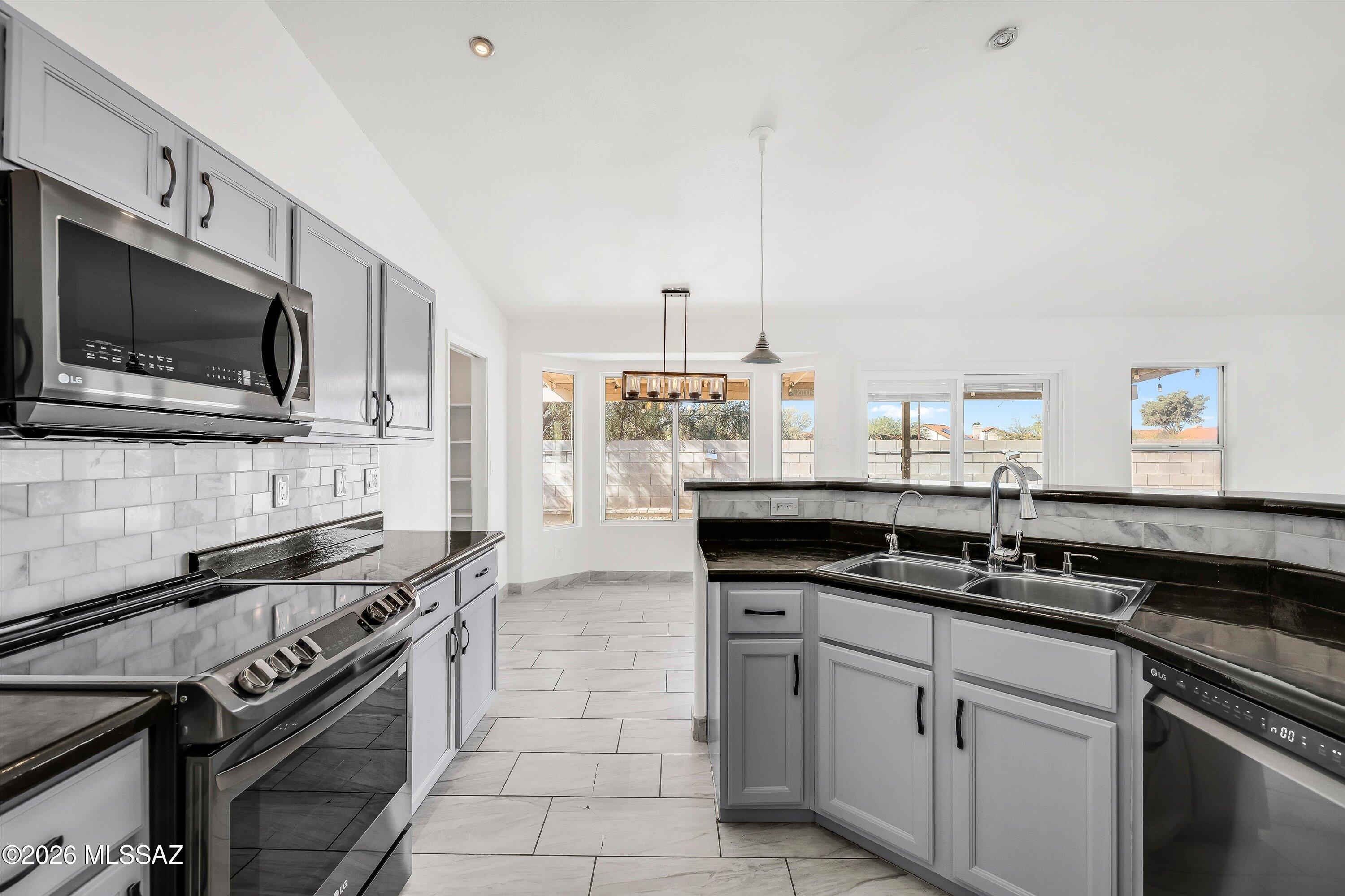 7784 S Danforth Avenue