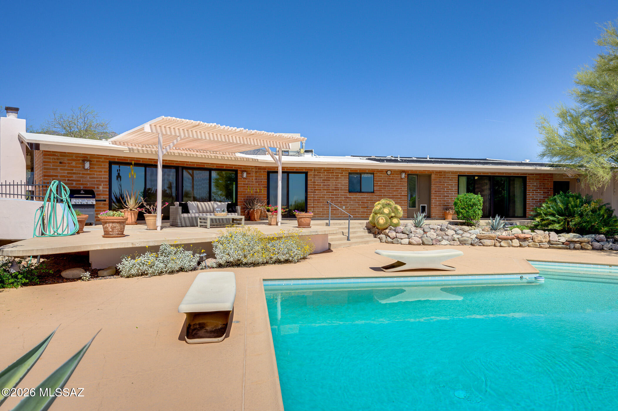 5025 E Calle Barril