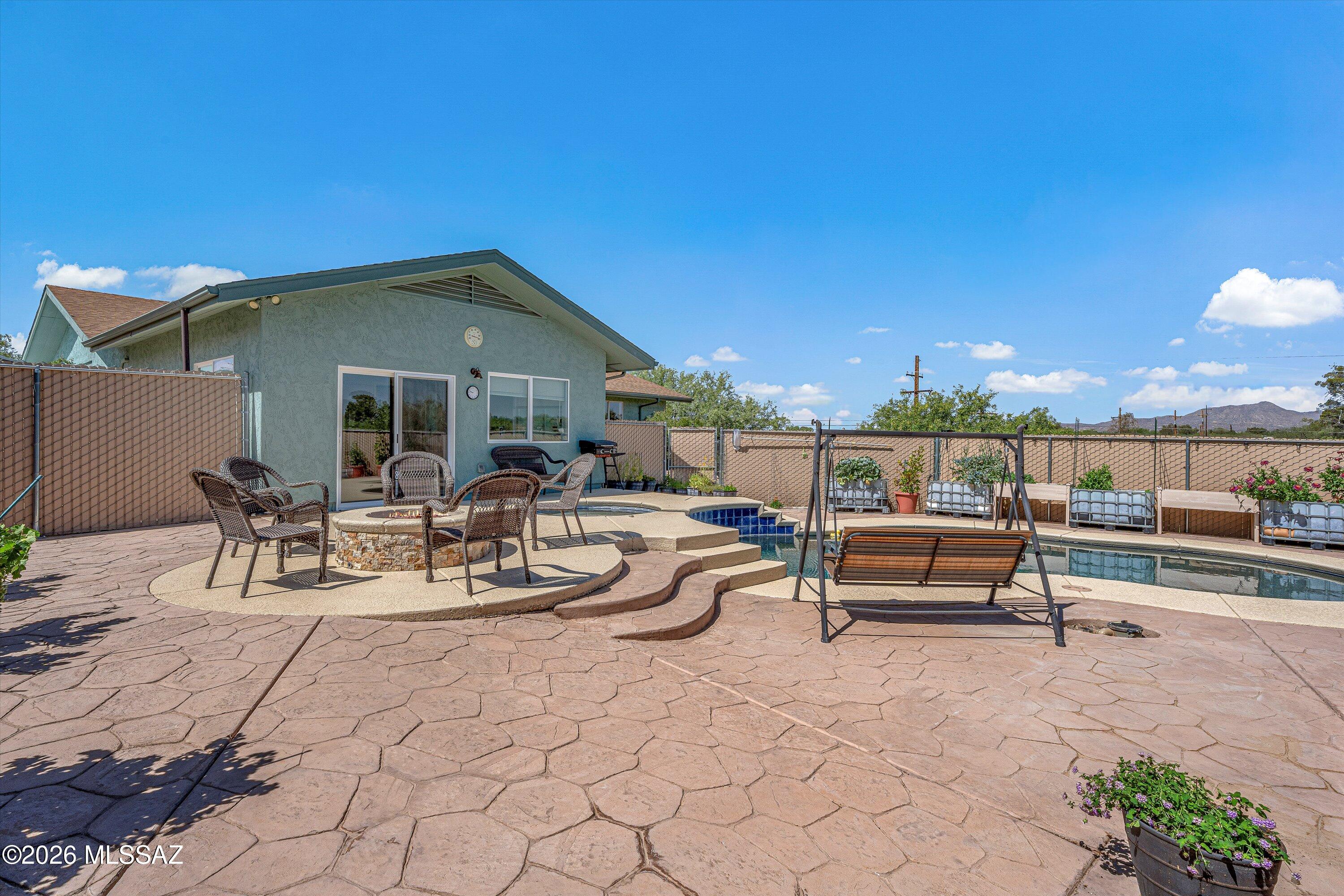 3535 E Thornberry Lane