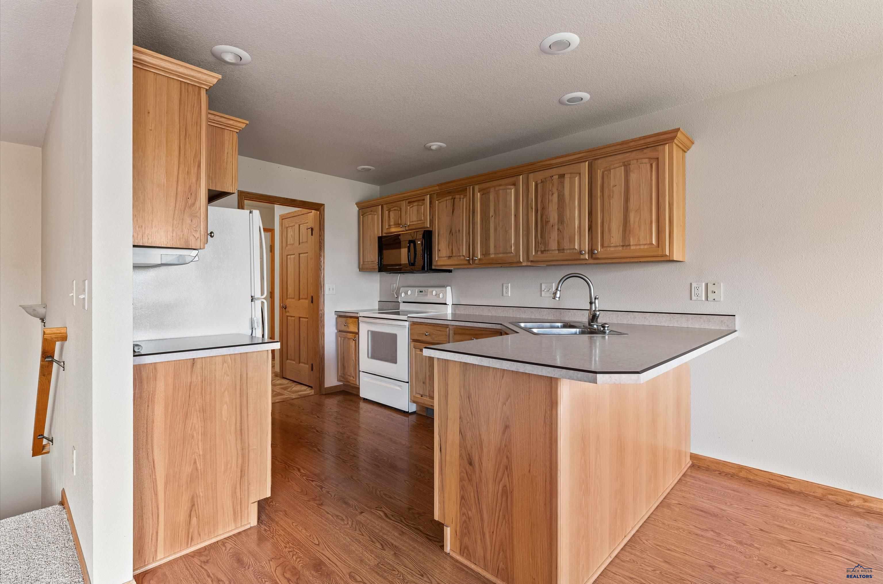 2112 WINDMILL DR