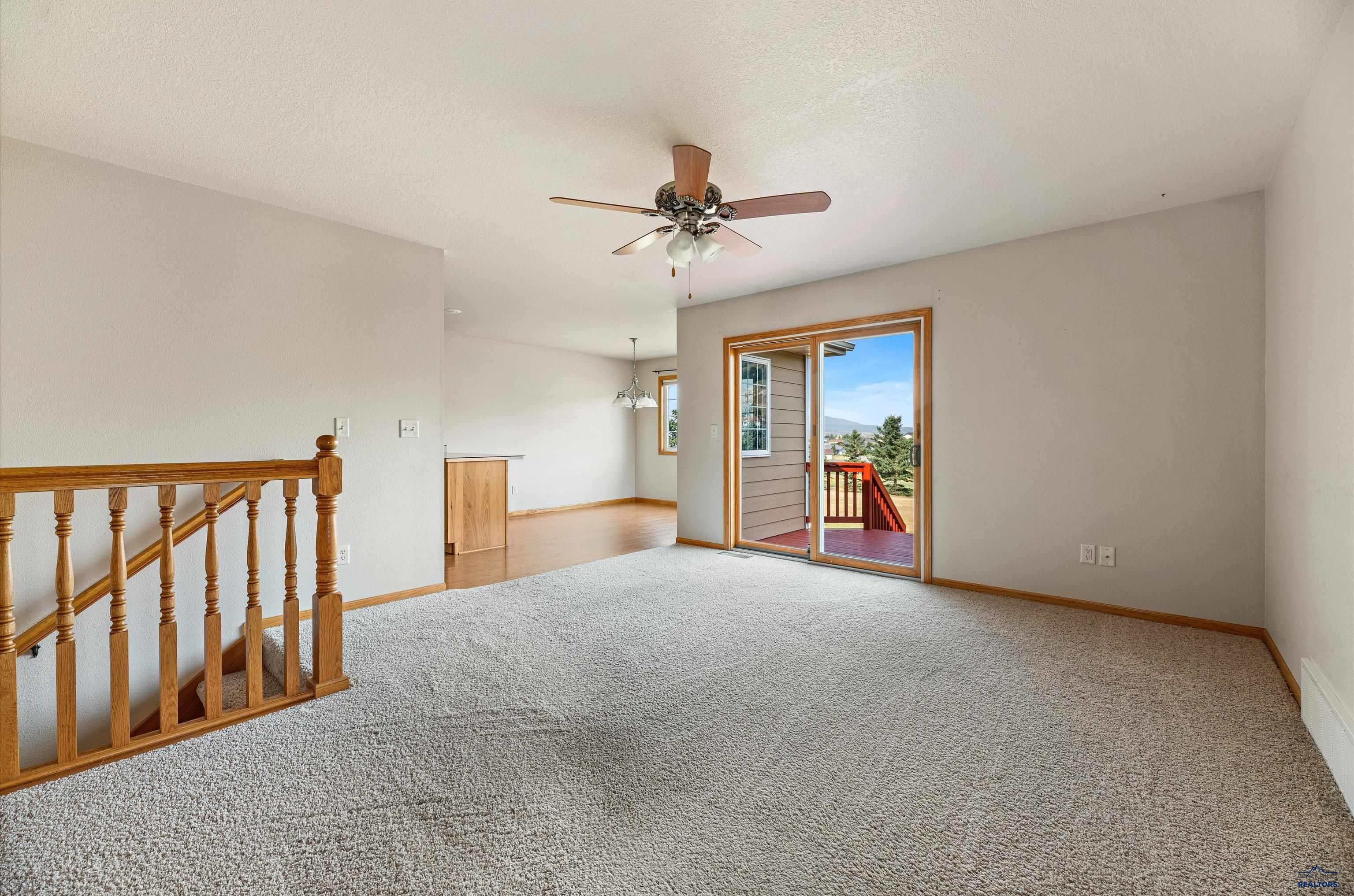 2112 WINDMILL DR