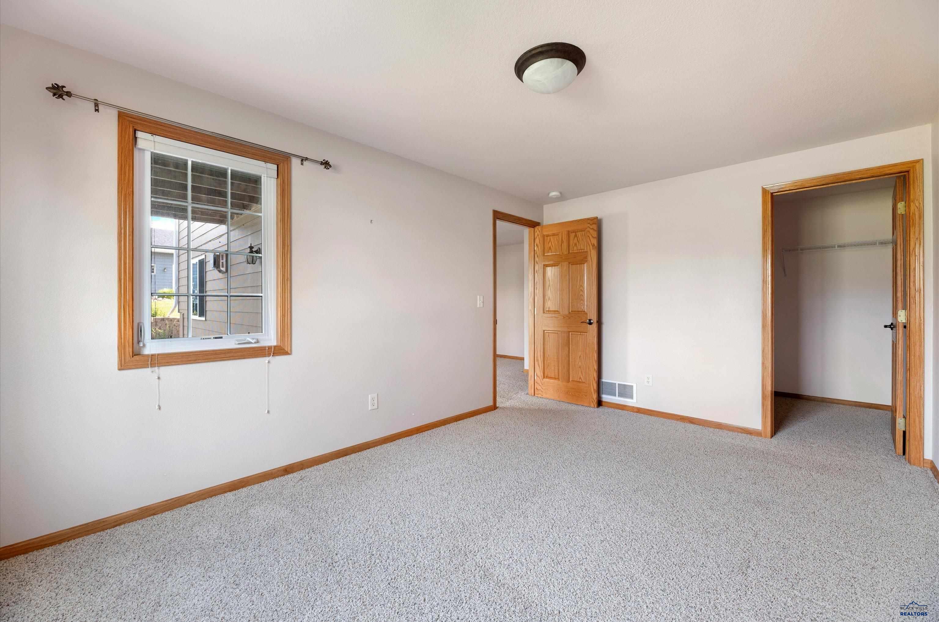 2112 WINDMILL DR