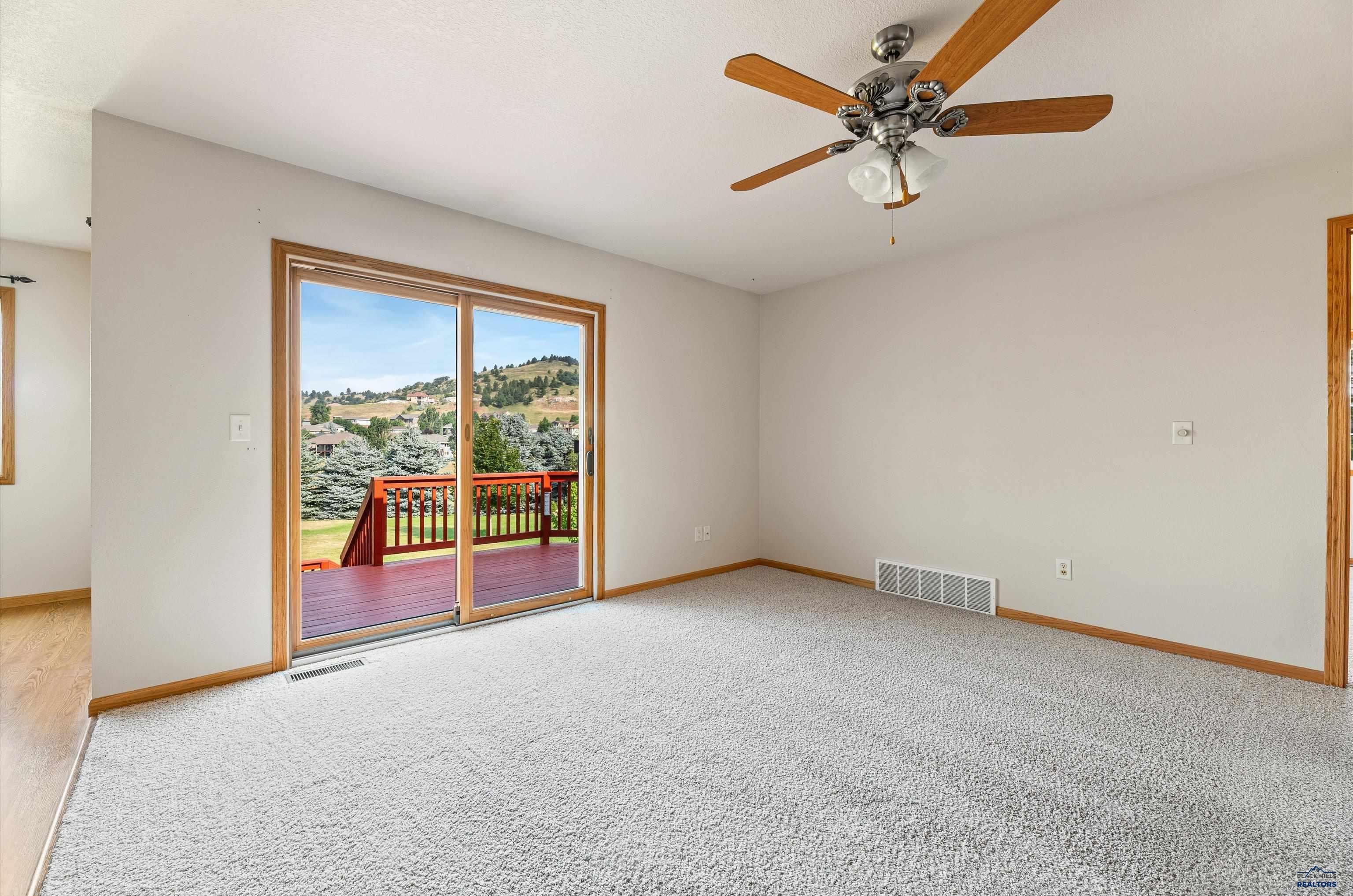 2112 WINDMILL DR