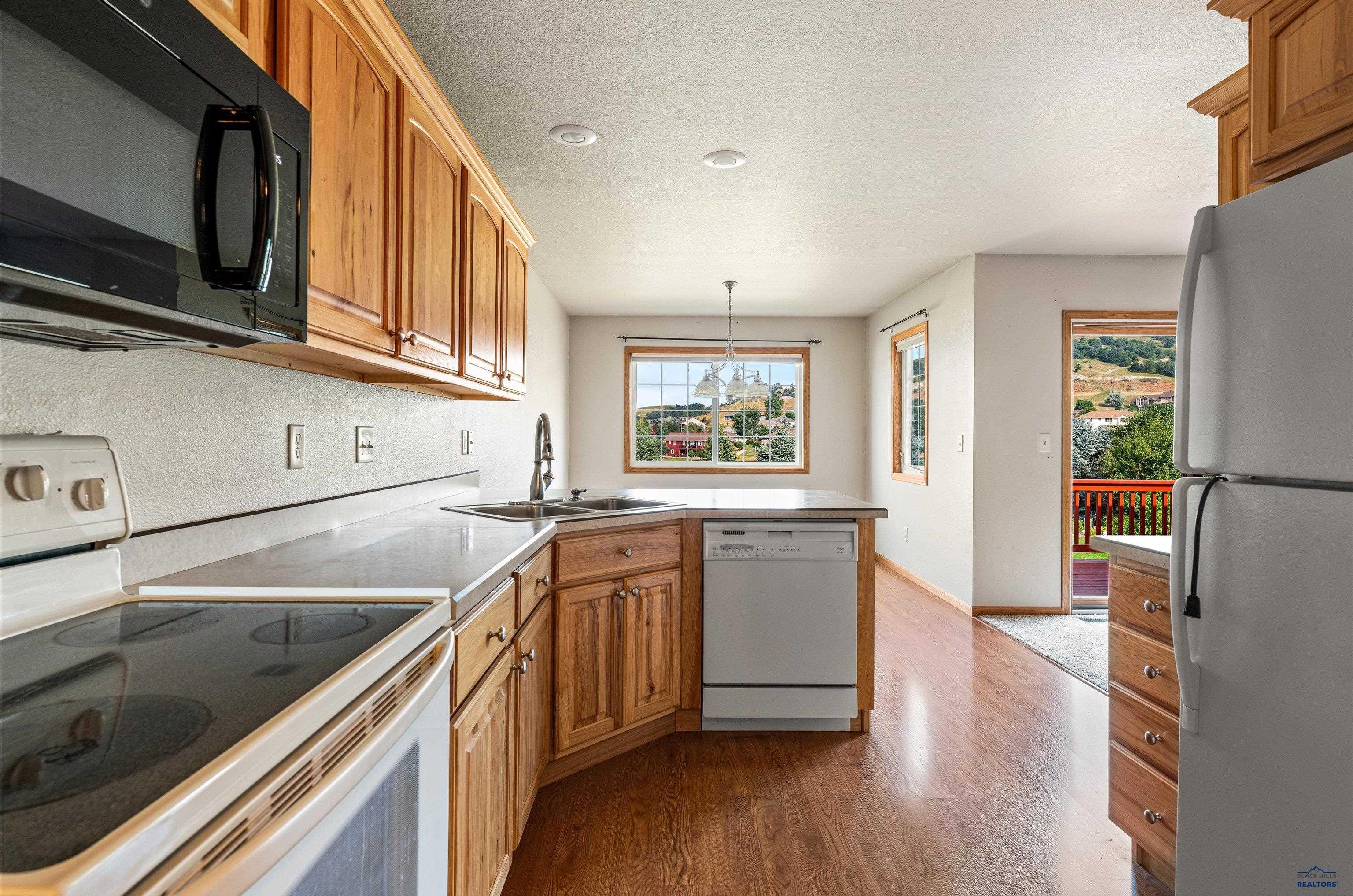 2112 WINDMILL DR