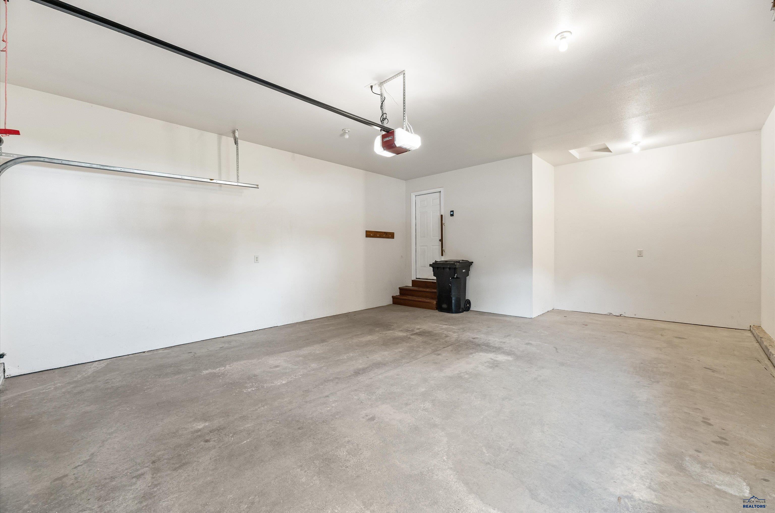 2112 WINDMILL DR