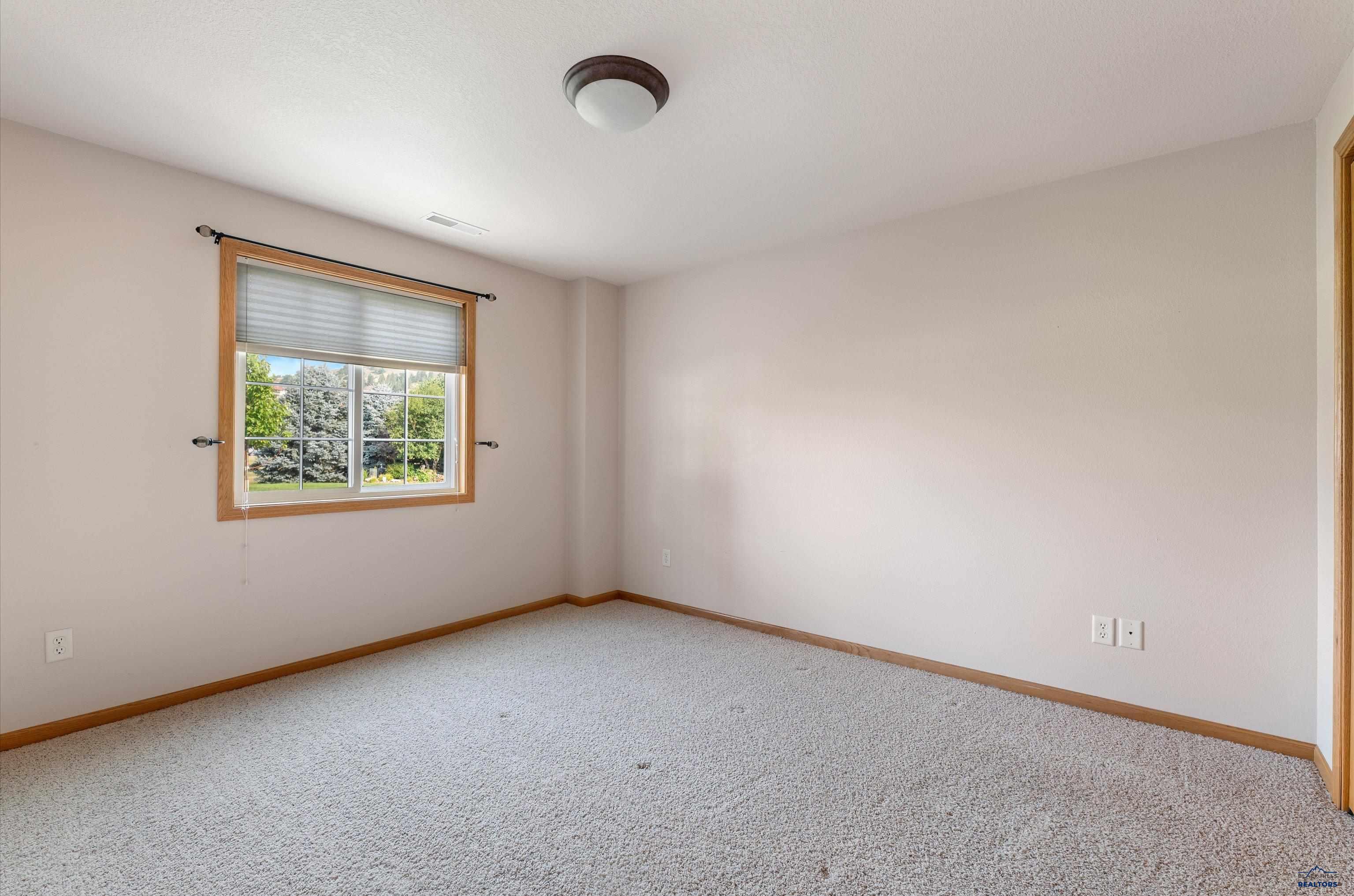 2112 WINDMILL DR