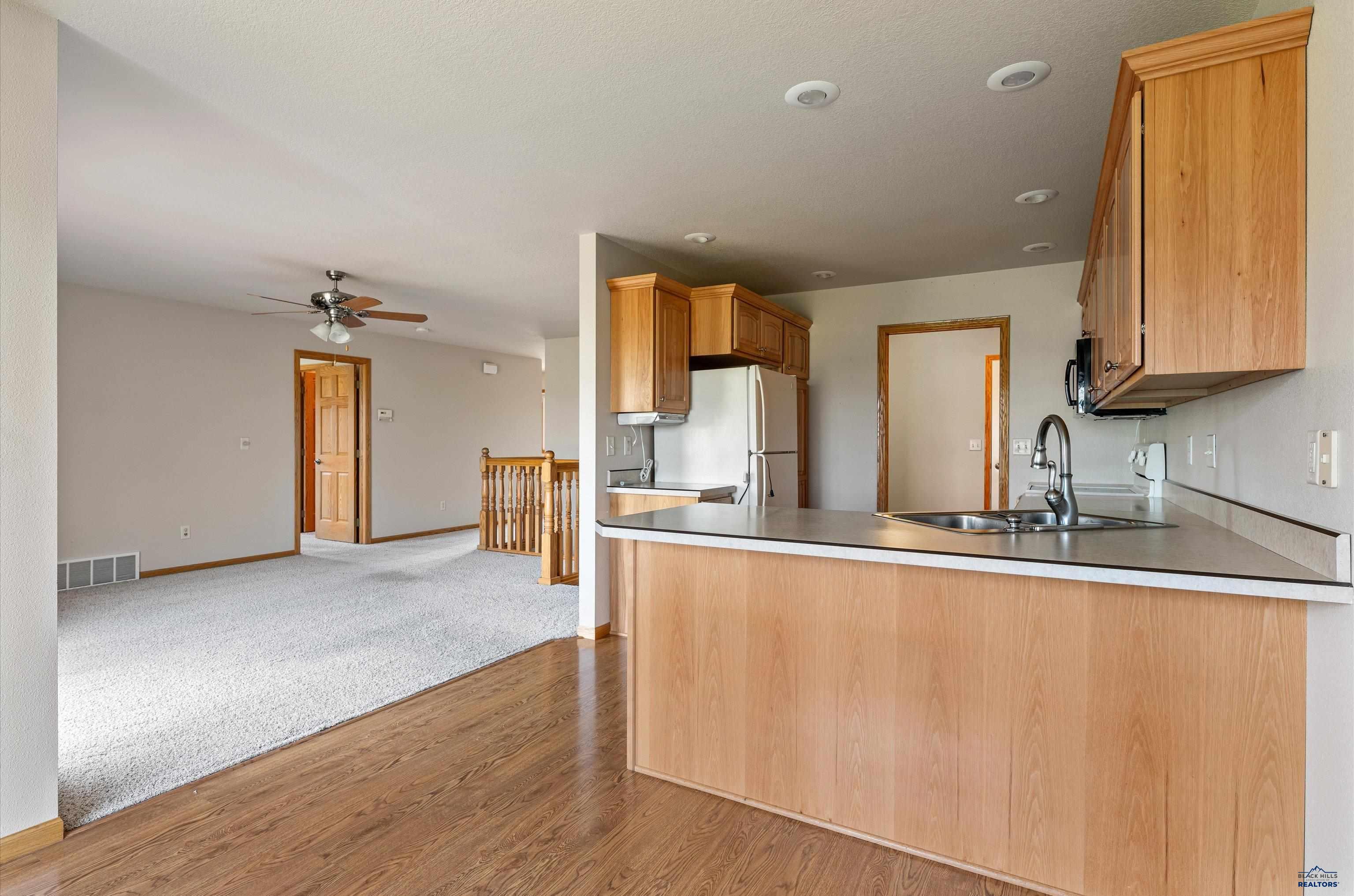2112 WINDMILL DR