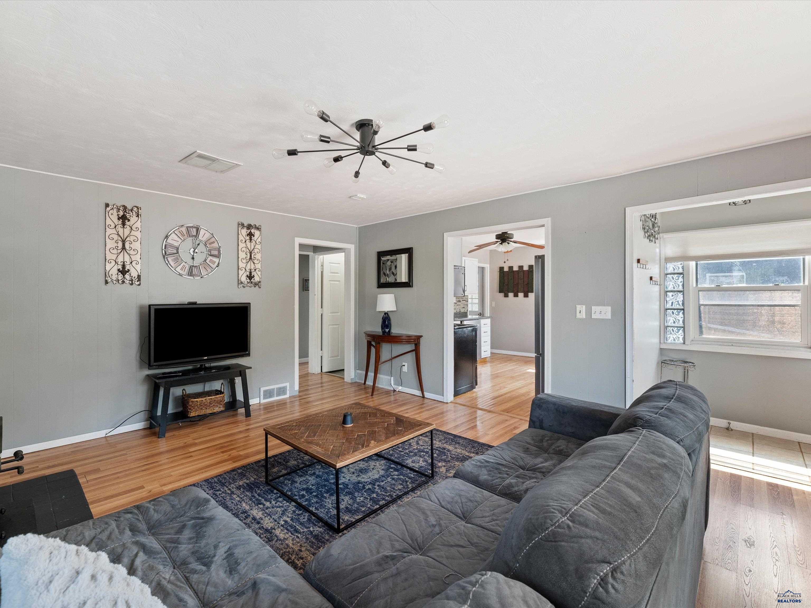 412 SPARK ST