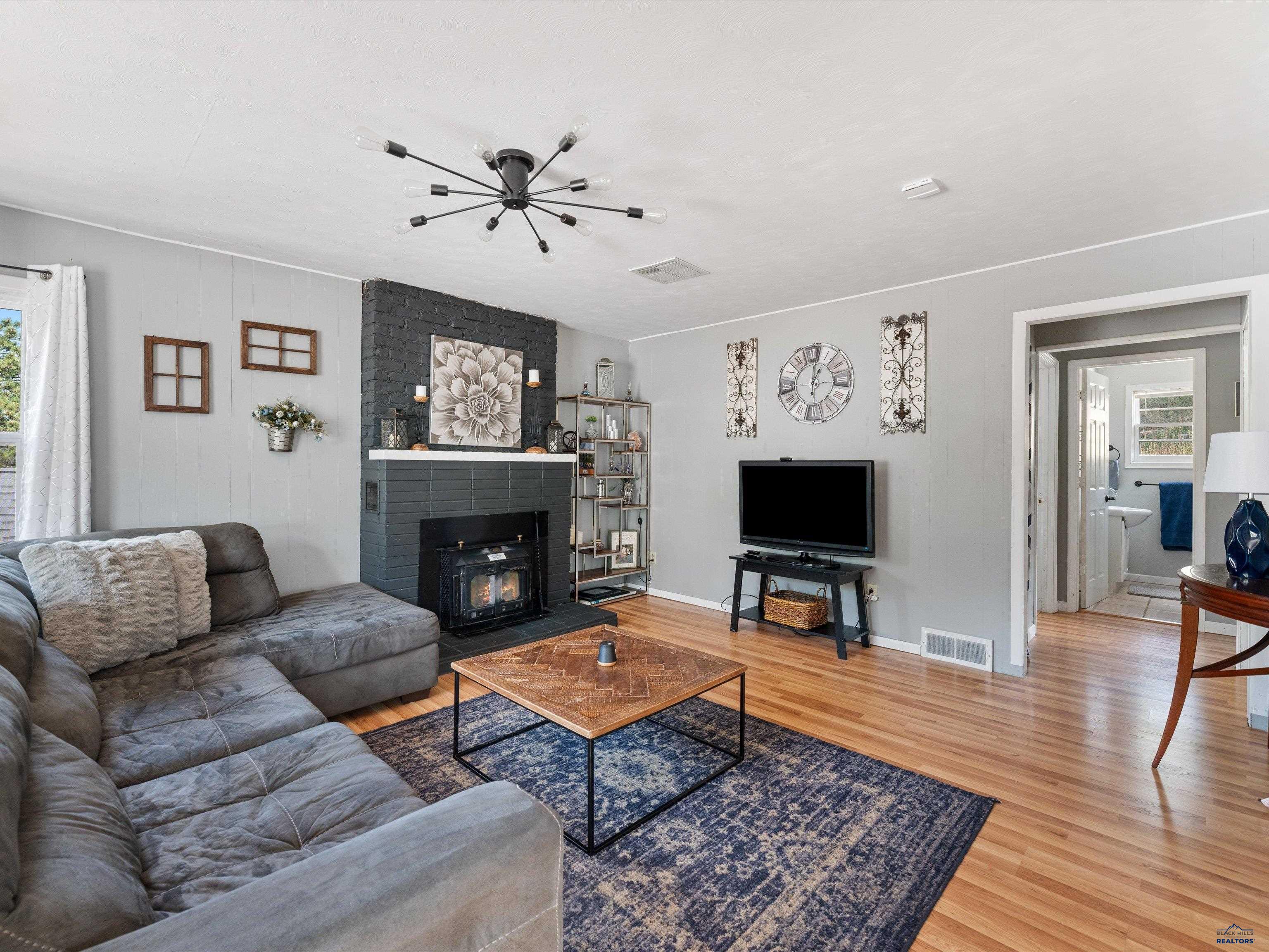 412 SPARK ST