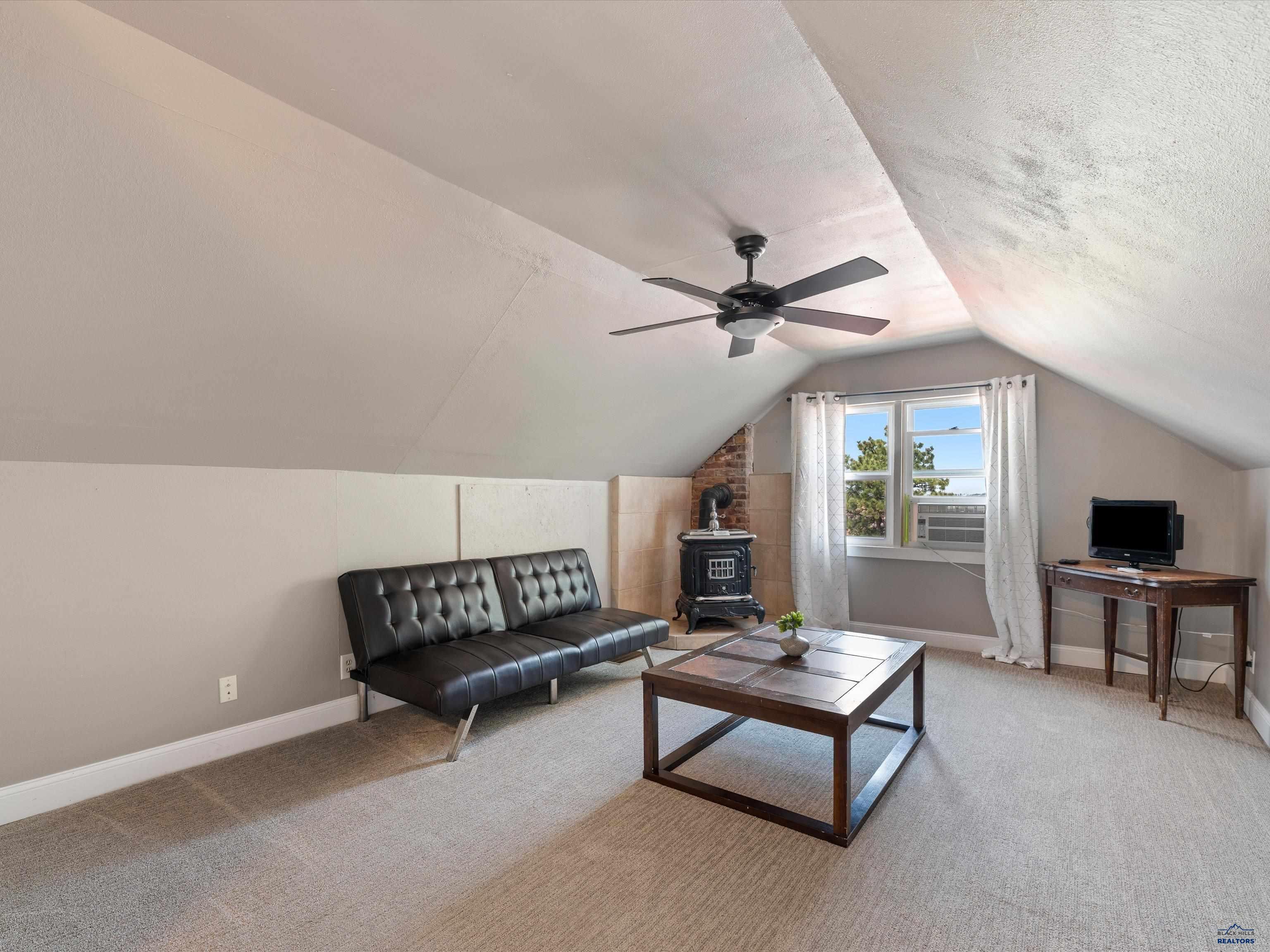 412 SPARK ST