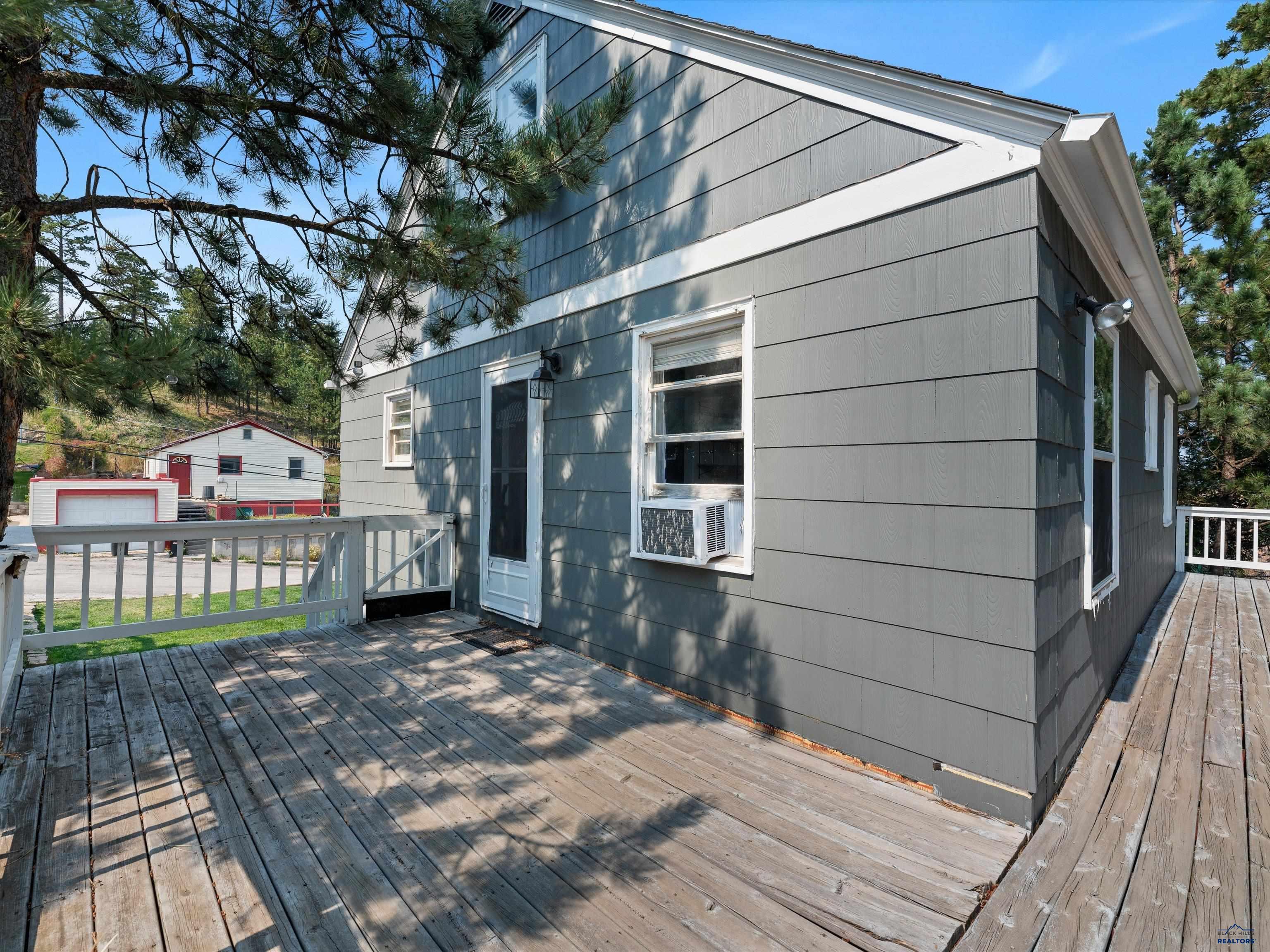 412 SPARK ST