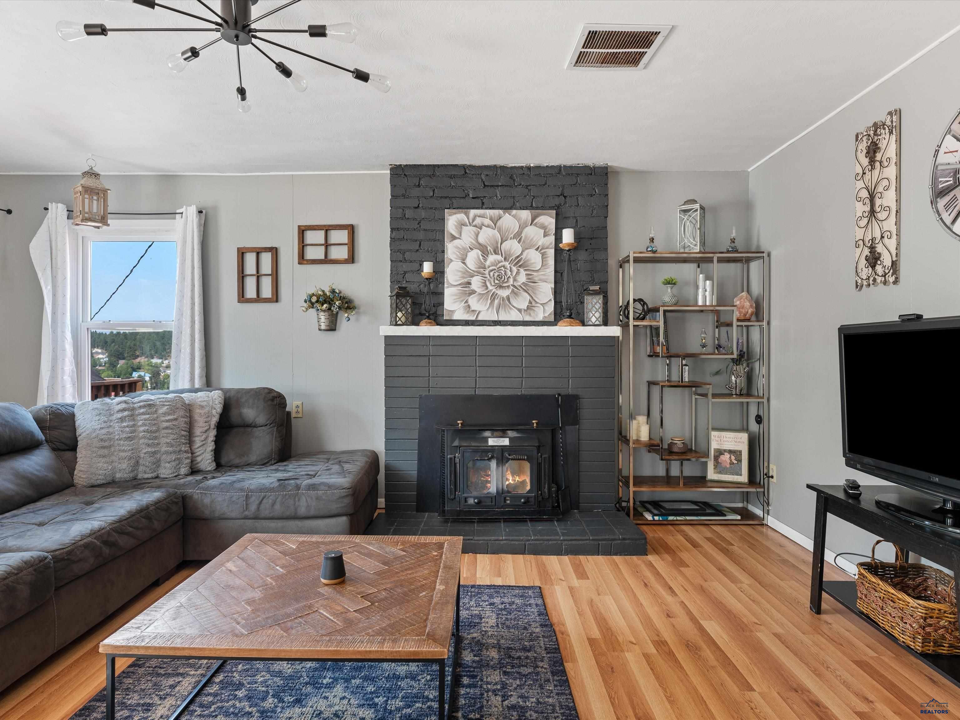 412 SPARK ST